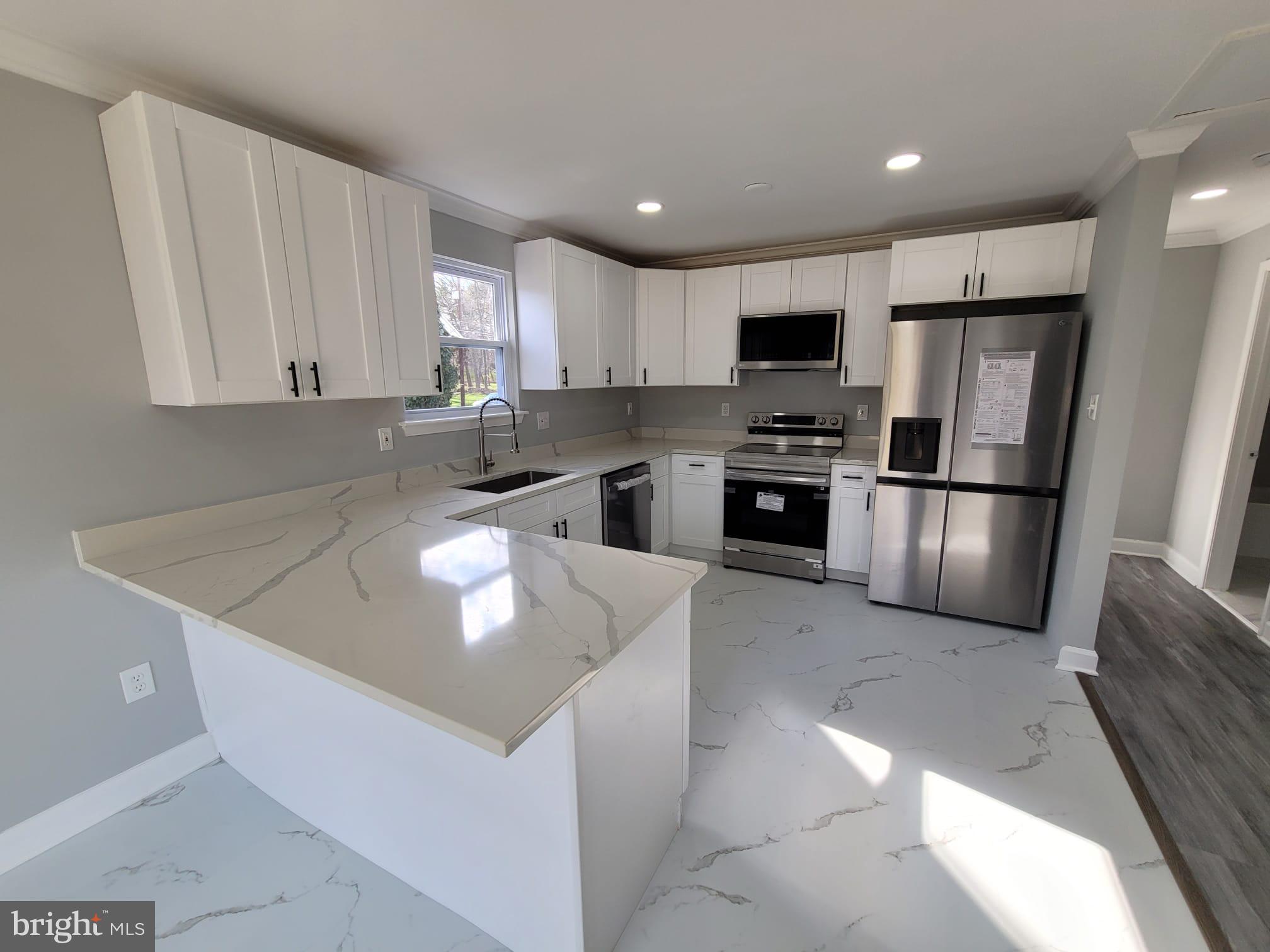 WINDSOR  MILL - Residential