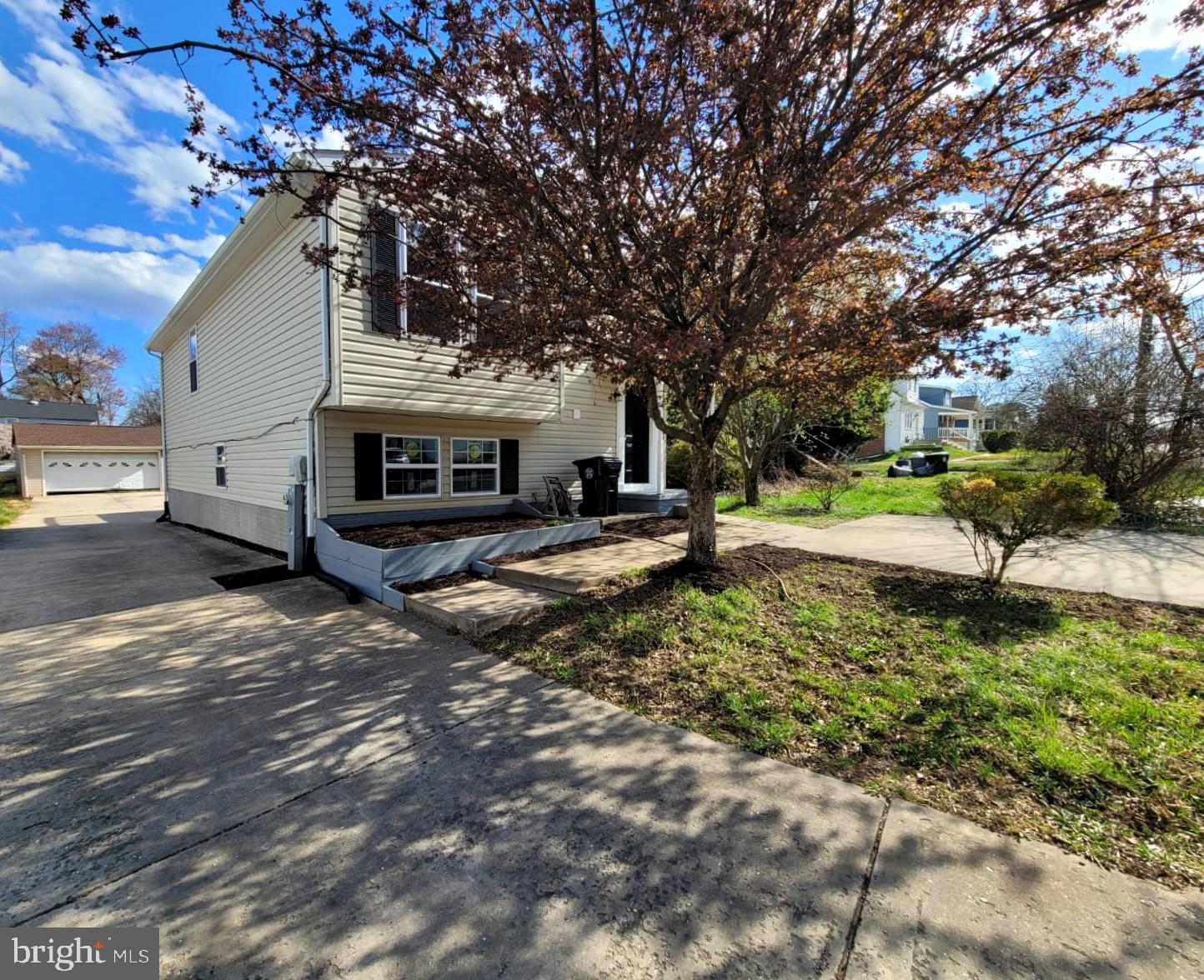 WINDSOR  MILL - Residential