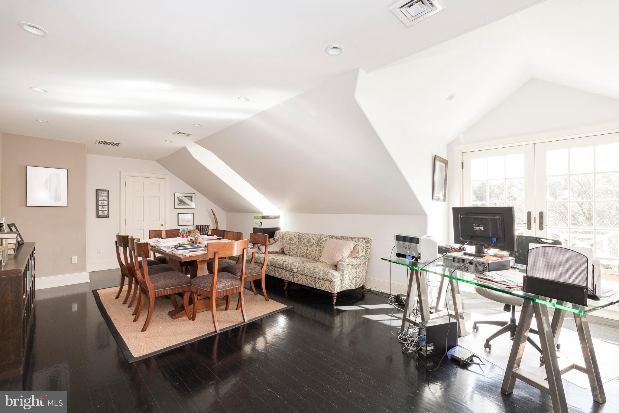 CHESHIRE HUNT - Residential