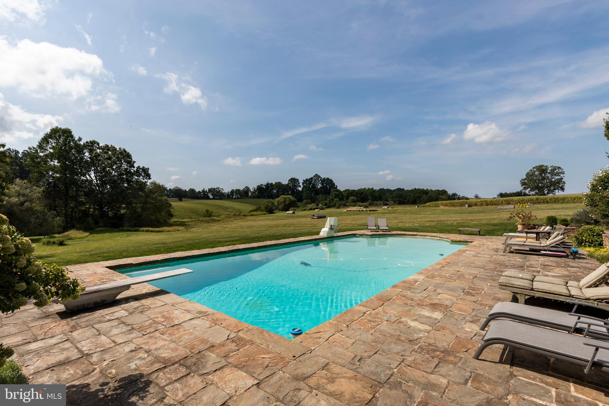 CHESHIRE HUNT - Residential