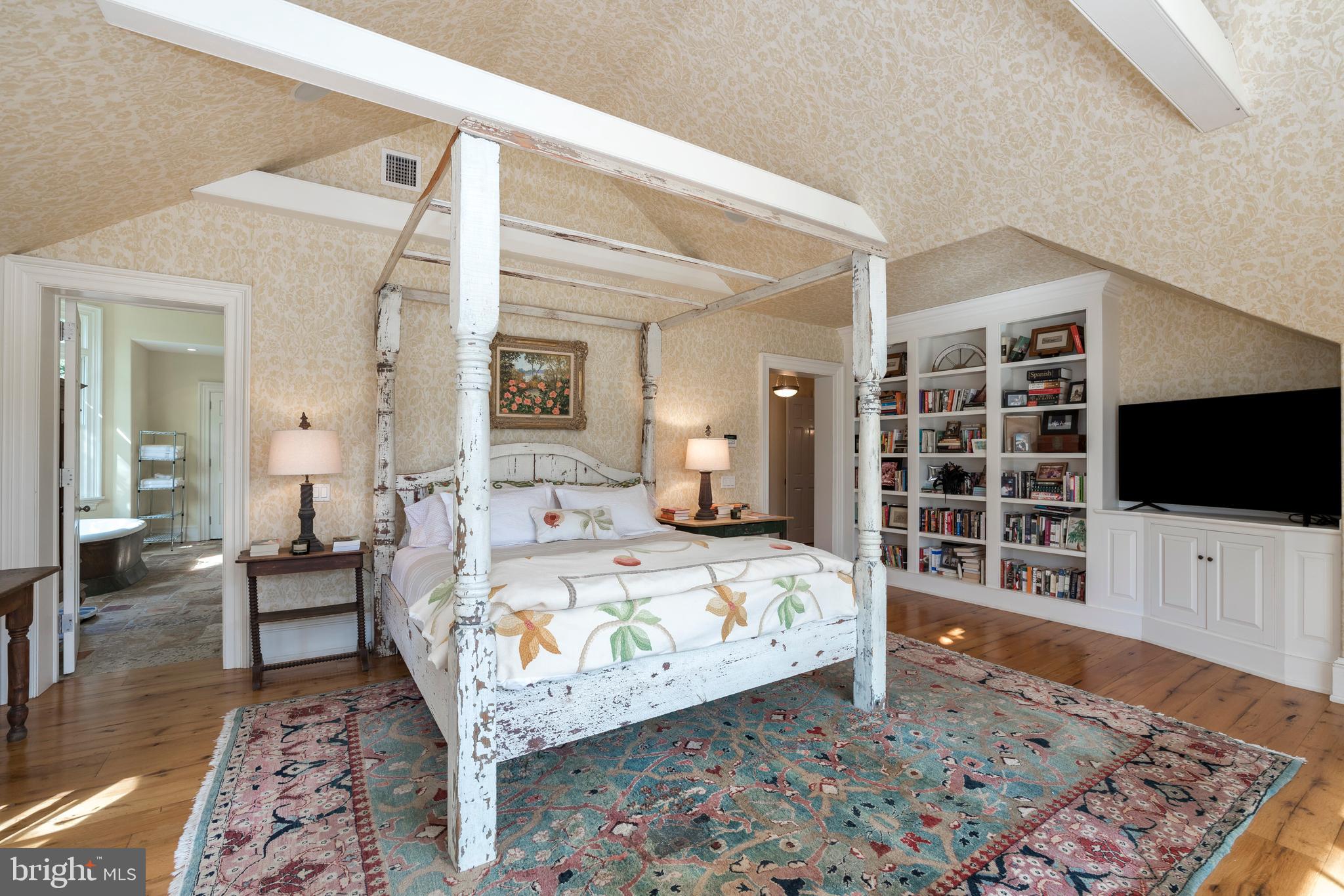 CHESHIRE HUNT - Residential