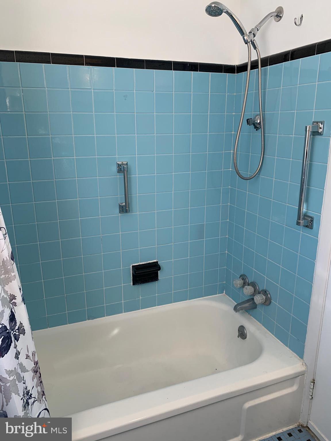 LAWRENCE PARK - Residential