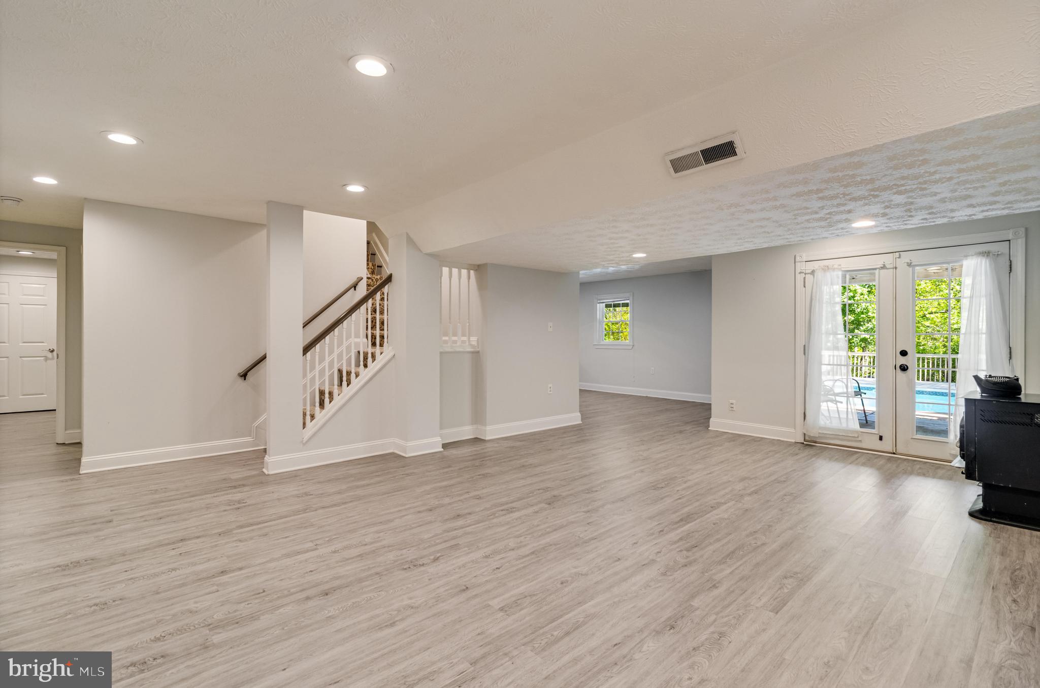 BERRY HILL MANOR - Residential
