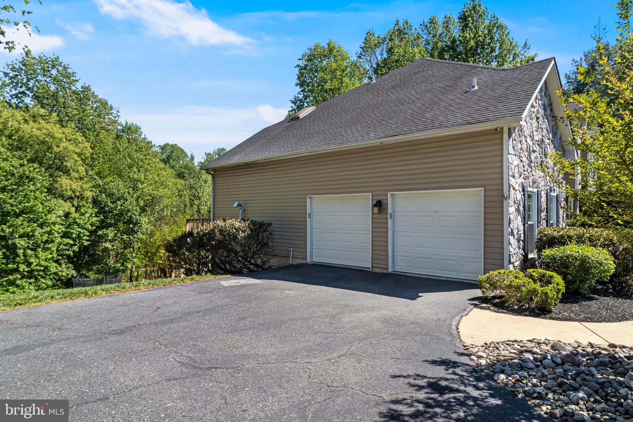 BERRY HILL MANOR - Residential