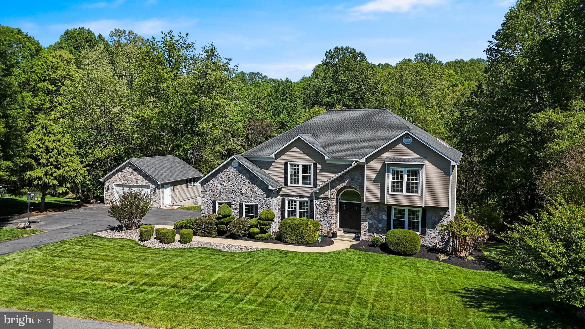 BERRY HILL MANOR - Residential