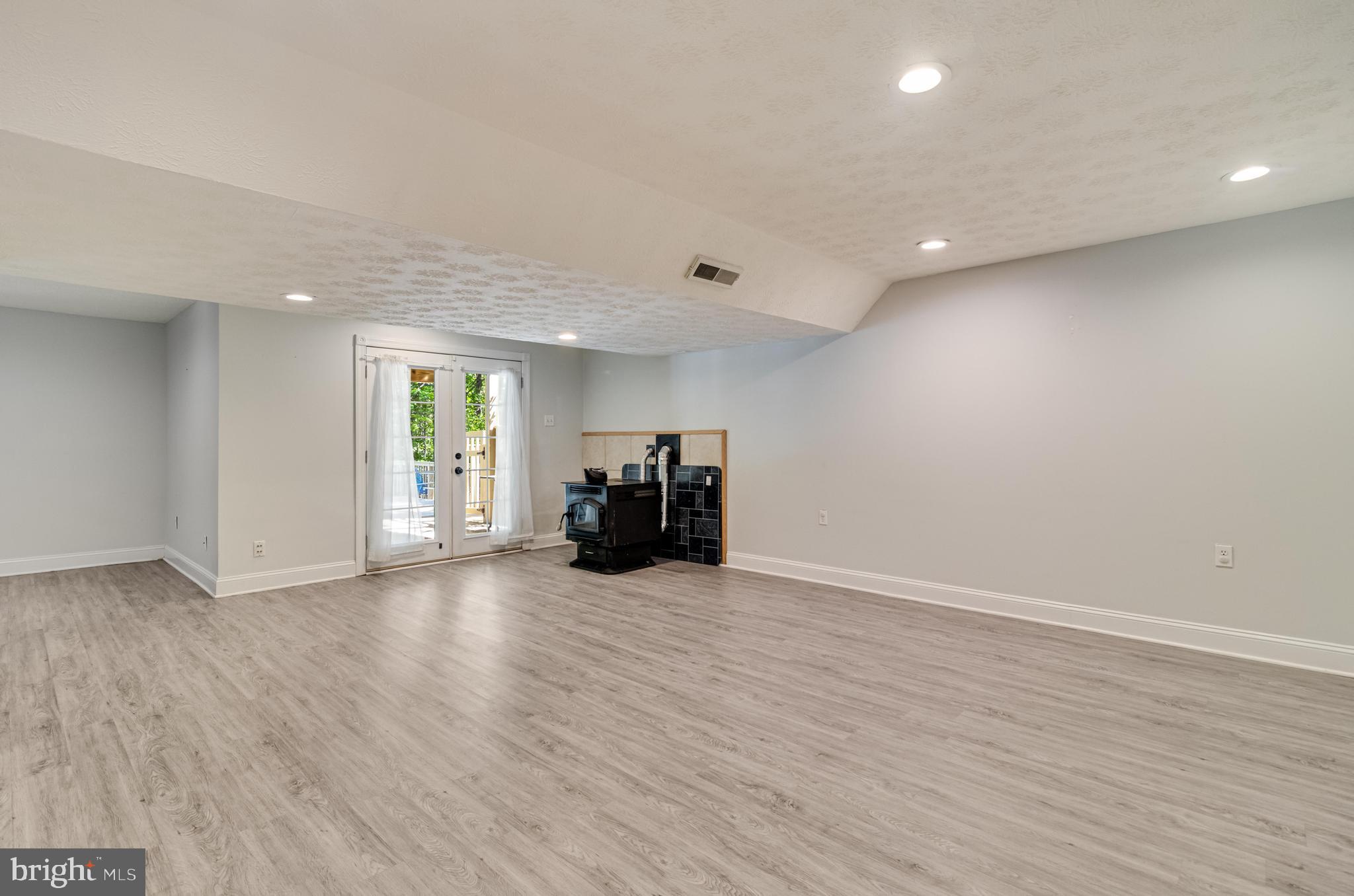 BERRY HILL MANOR - Residential