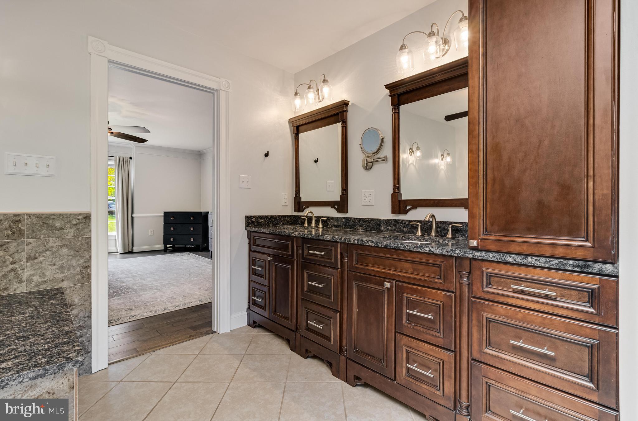 BERRY HILL MANOR - Residential