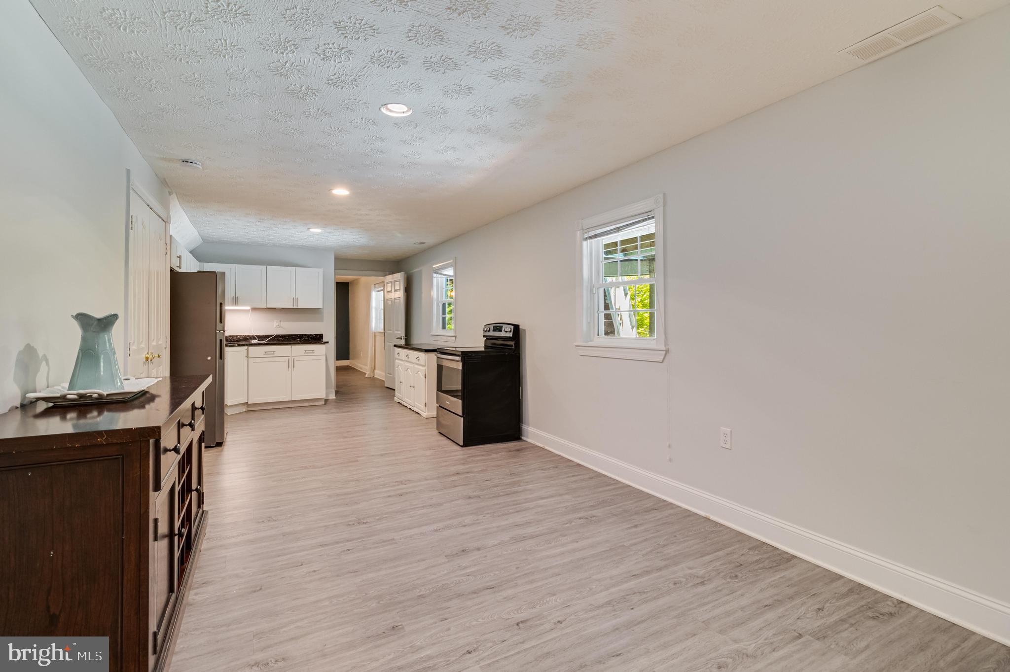 BERRY HILL MANOR - Residential