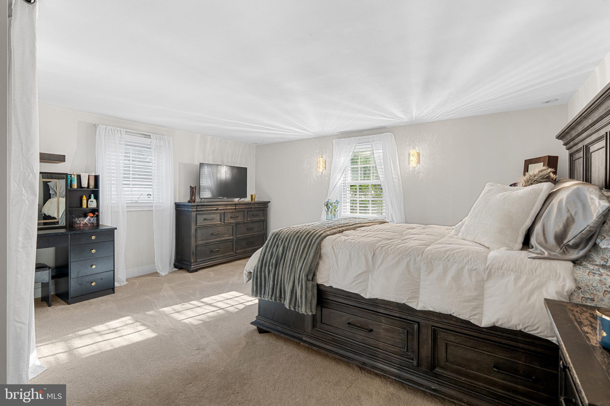 COLONIAL VIL - Residential