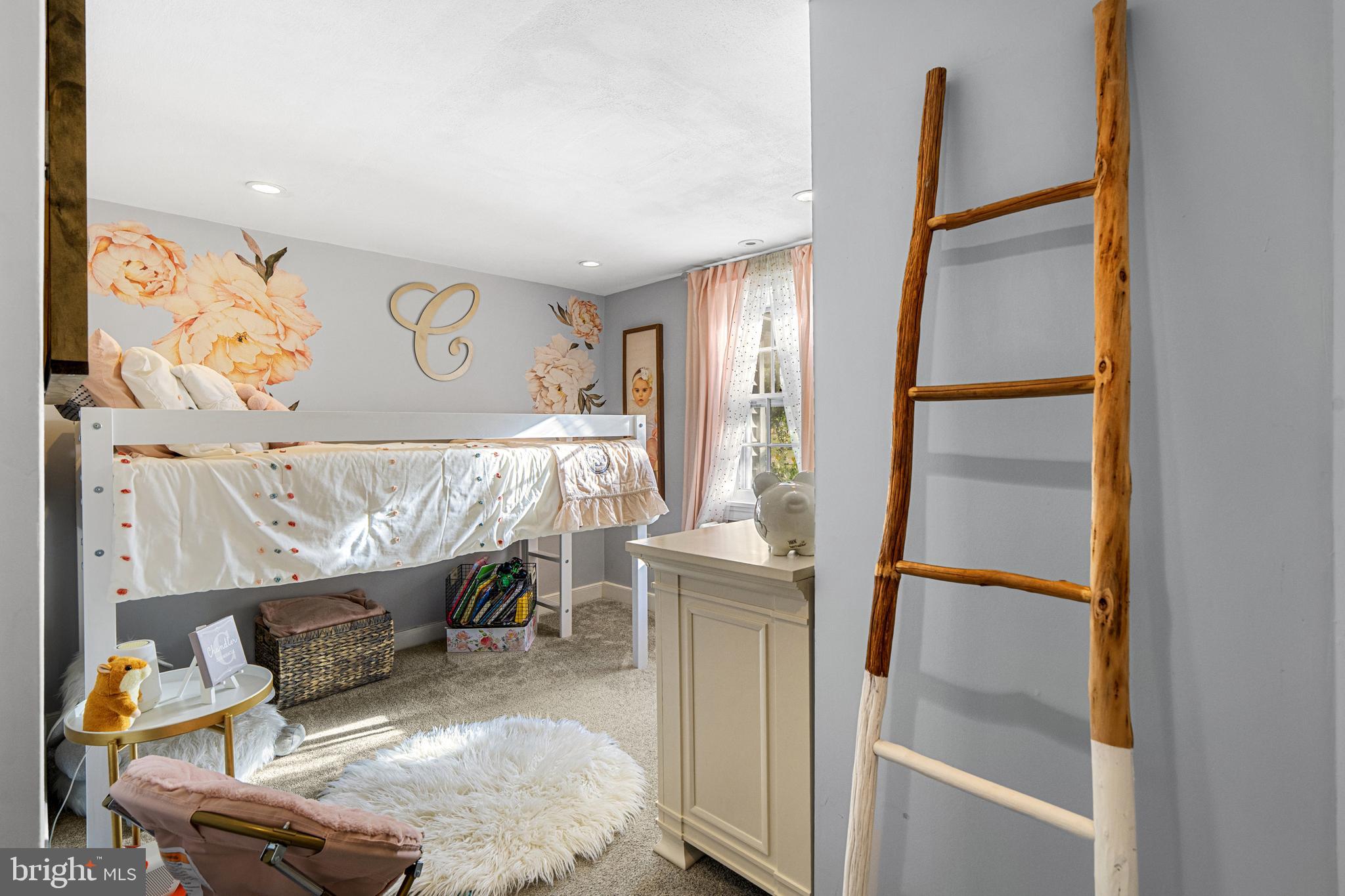 COLONIAL VIL - Residential