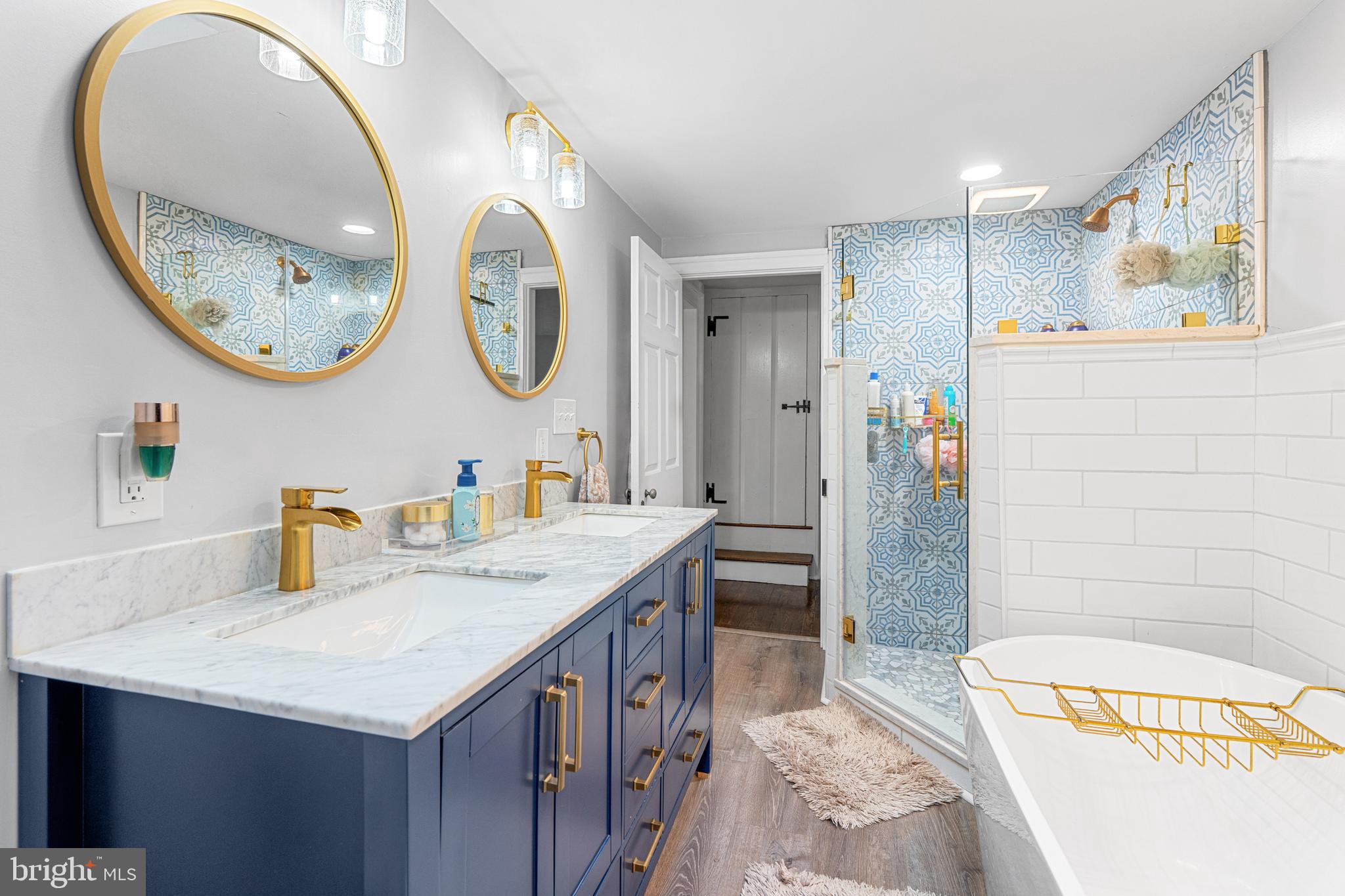 COLONIAL VIL - Residential