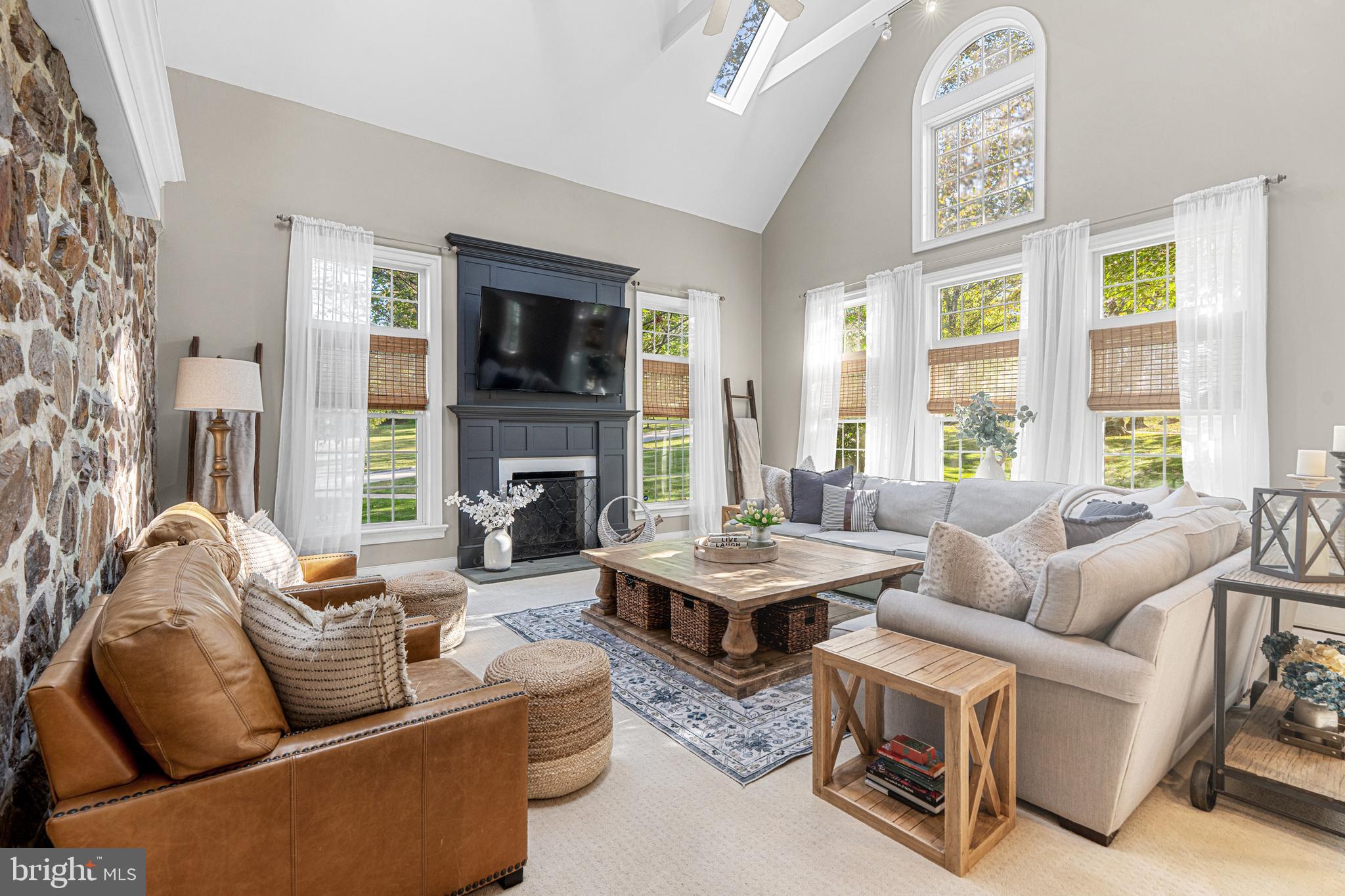 COLONIAL VIL - Residential