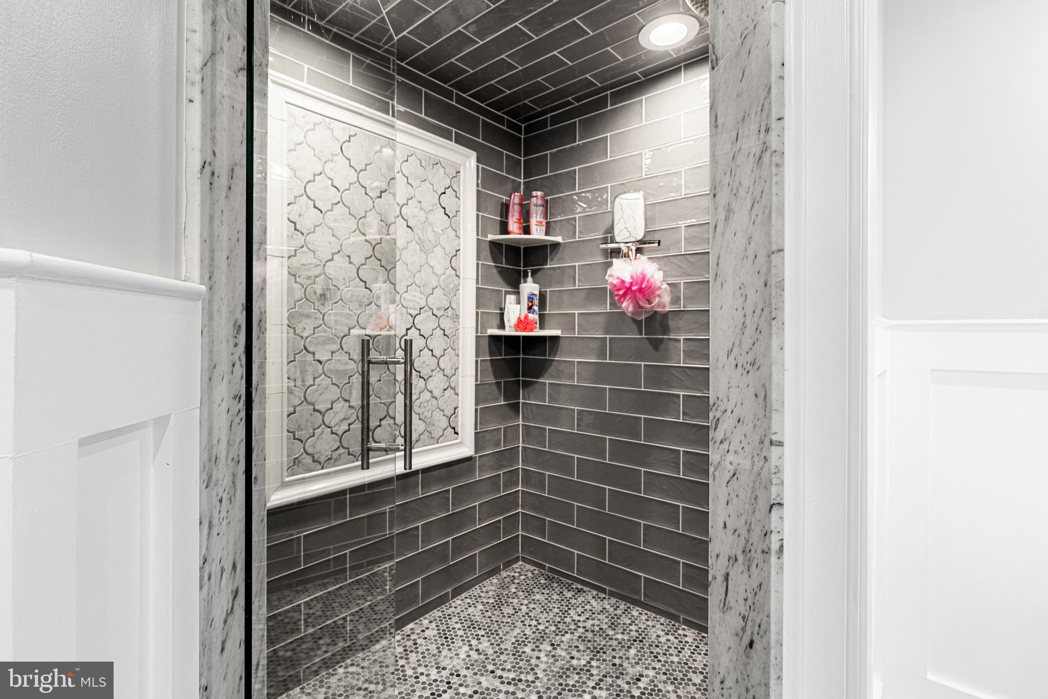 COLONIAL VIL - Residential