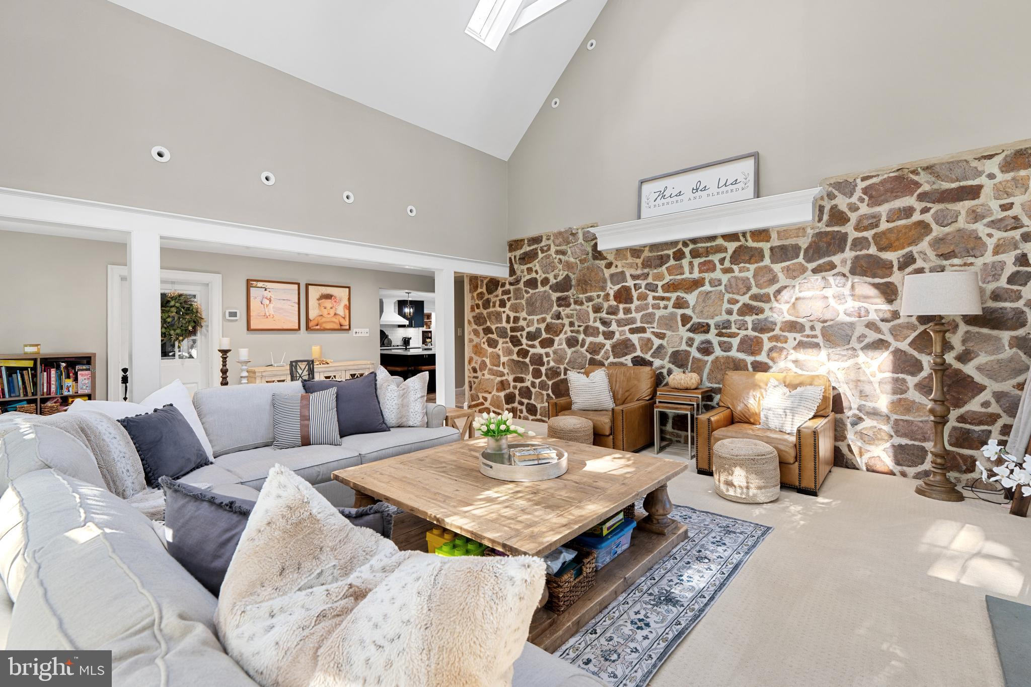 COLONIAL VIL - Residential