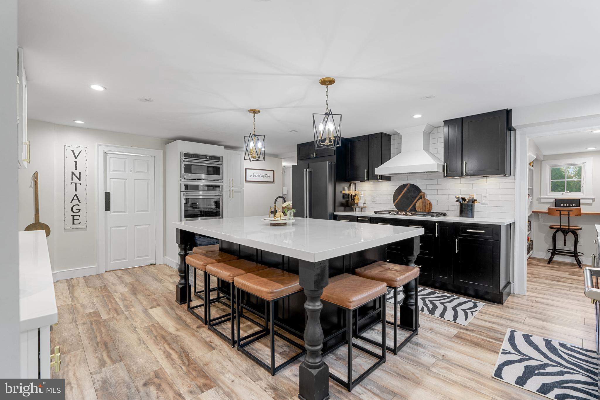 COLONIAL VIL - Residential