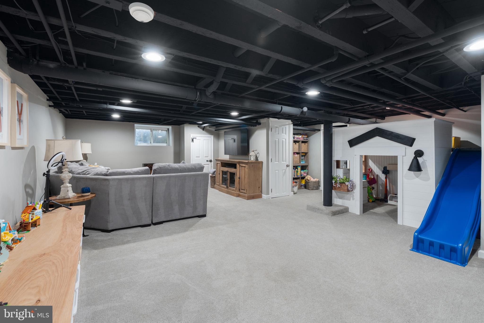 COLONIAL VIL - Residential