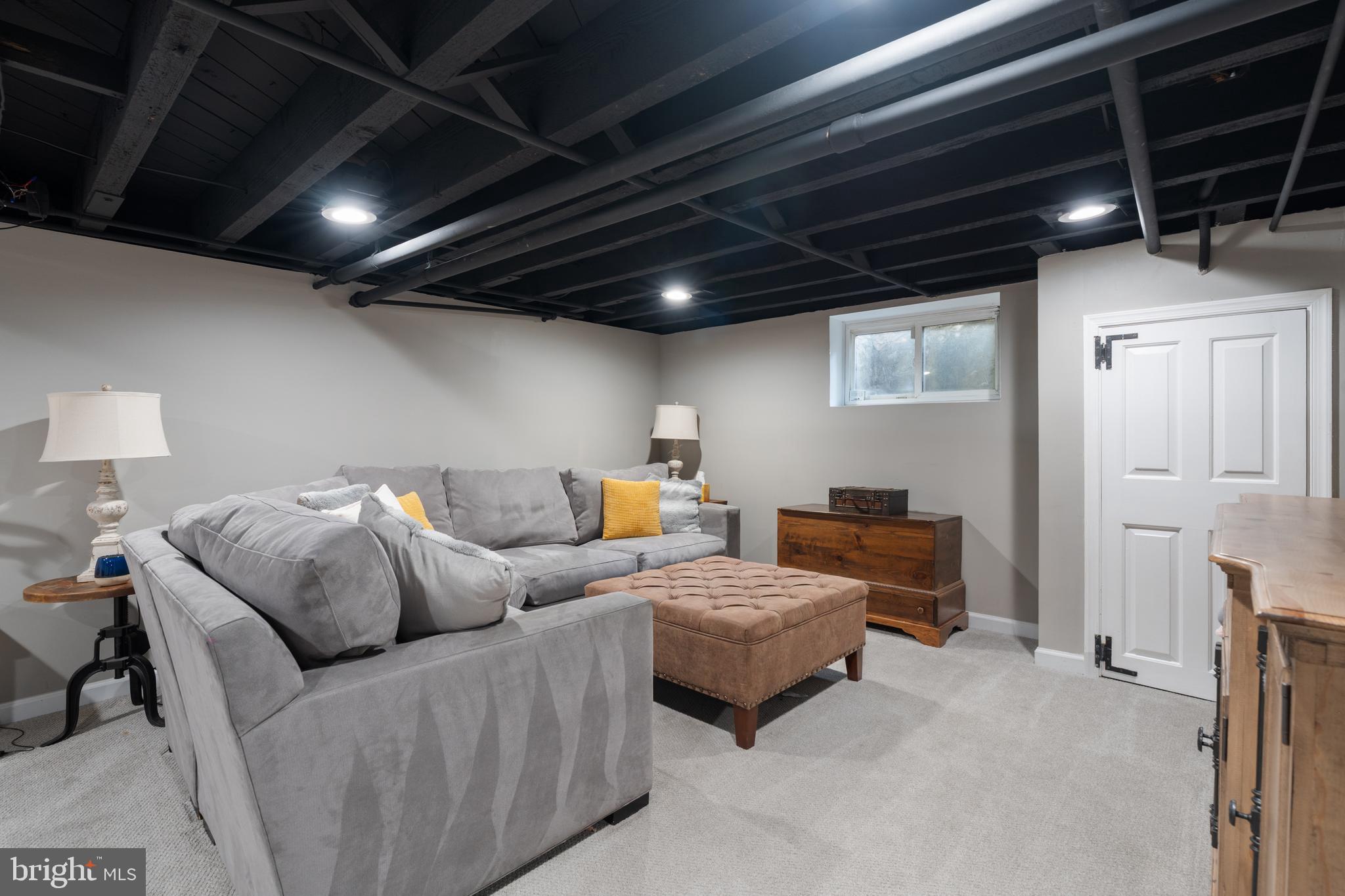 COLONIAL VIL - Residential