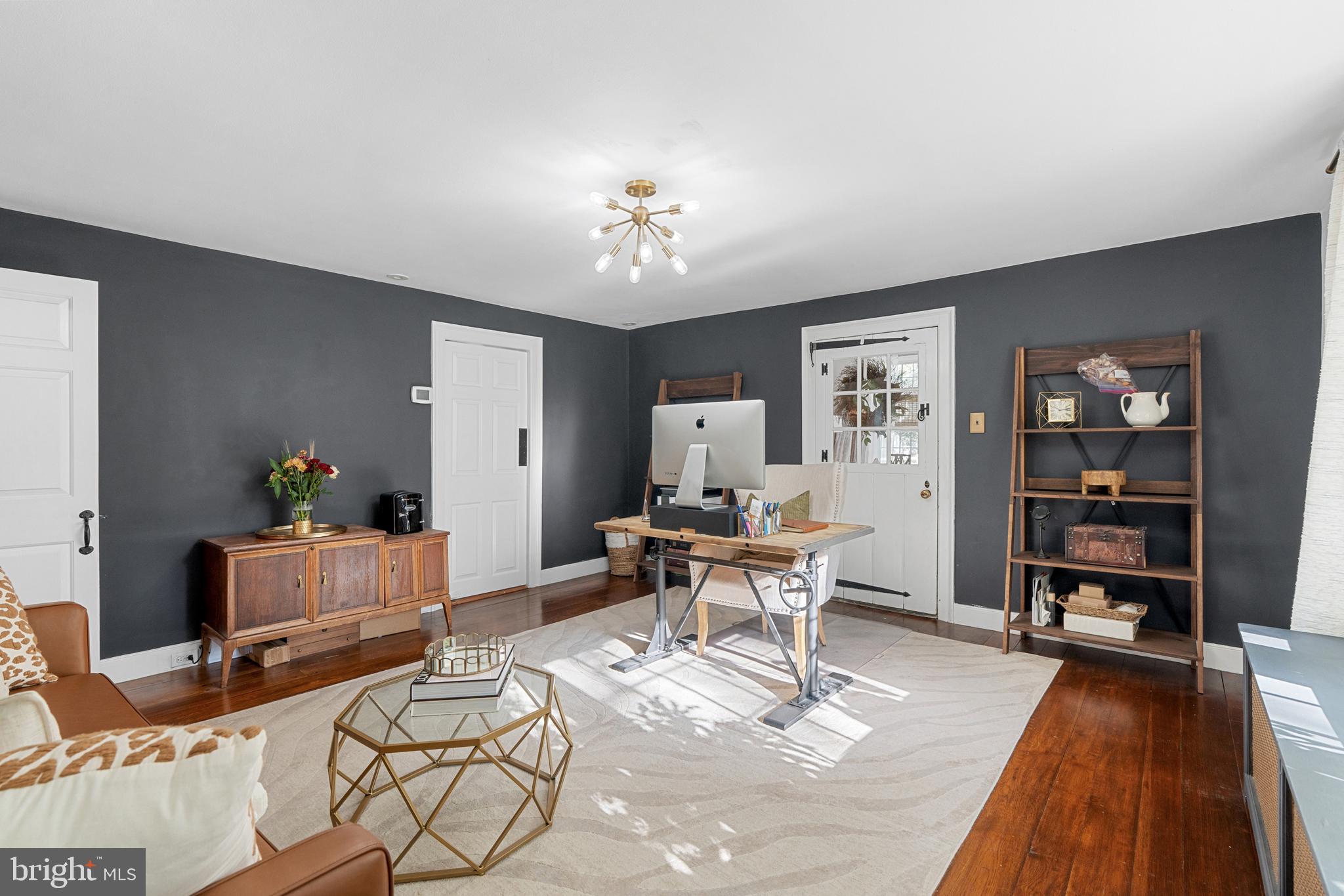 COLONIAL VIL - Residential