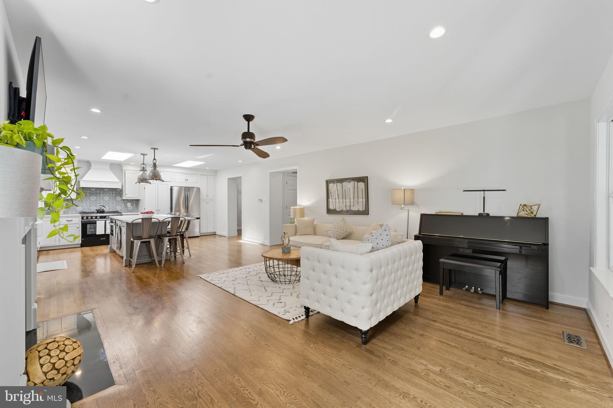 MONTICELLO PARK - Residential