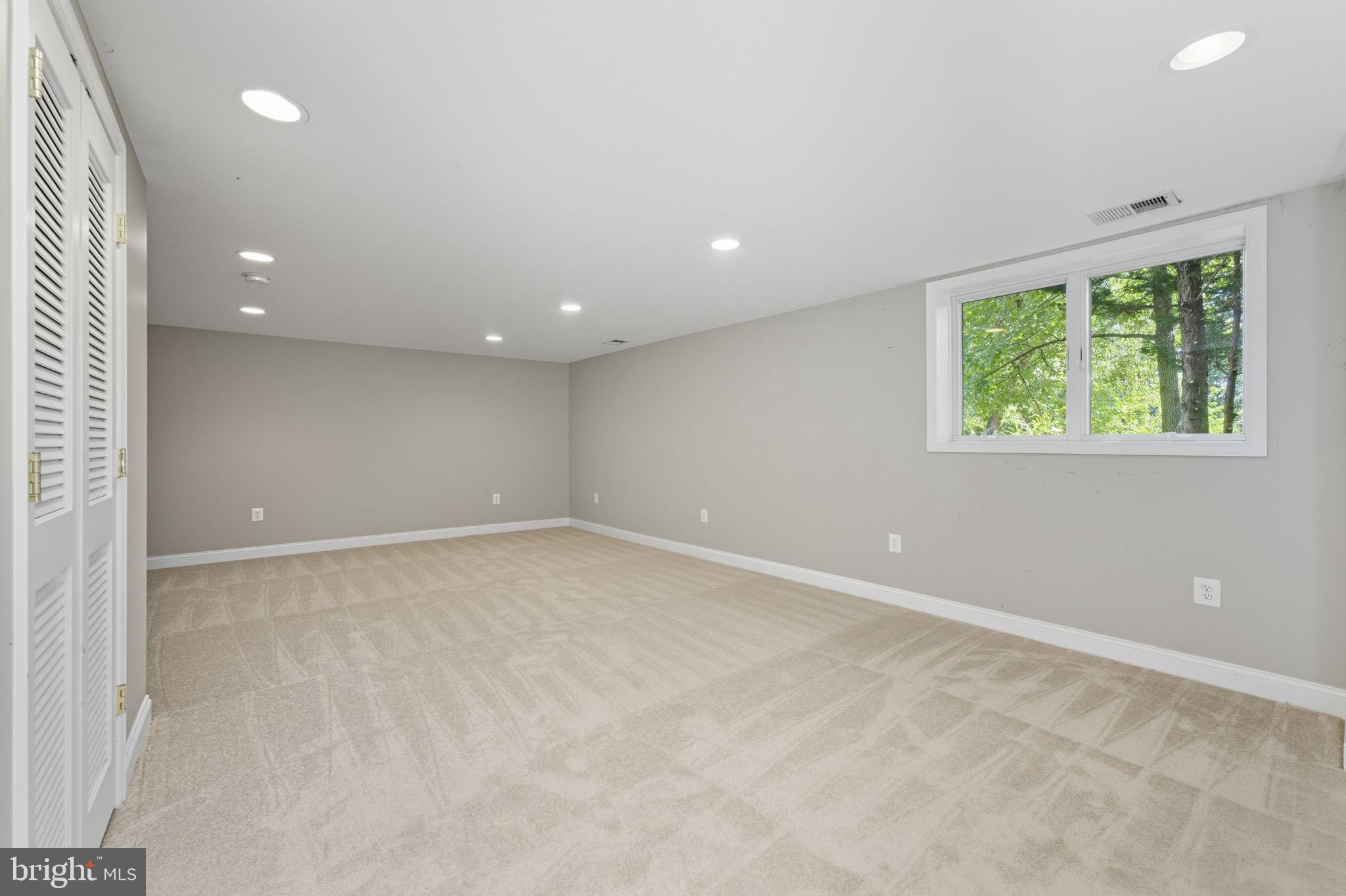 MONTICELLO PARK - Residential