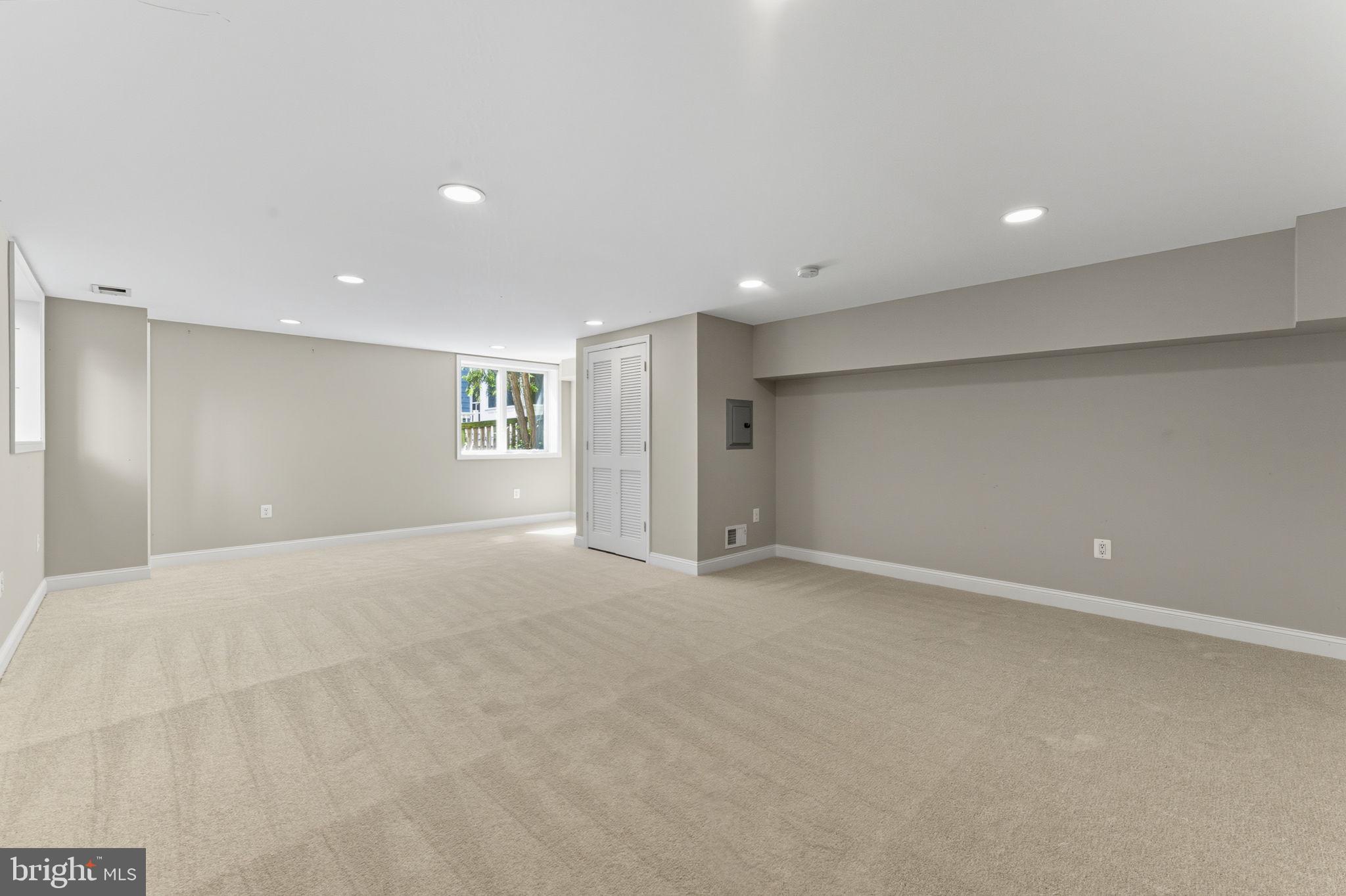 MONTICELLO PARK - Residential