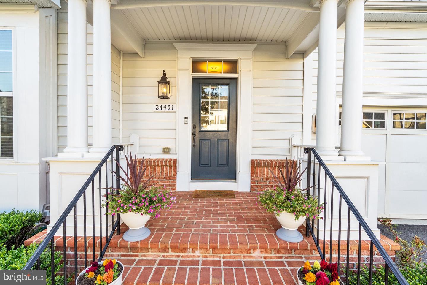 MOON GLADE FARM - Residential