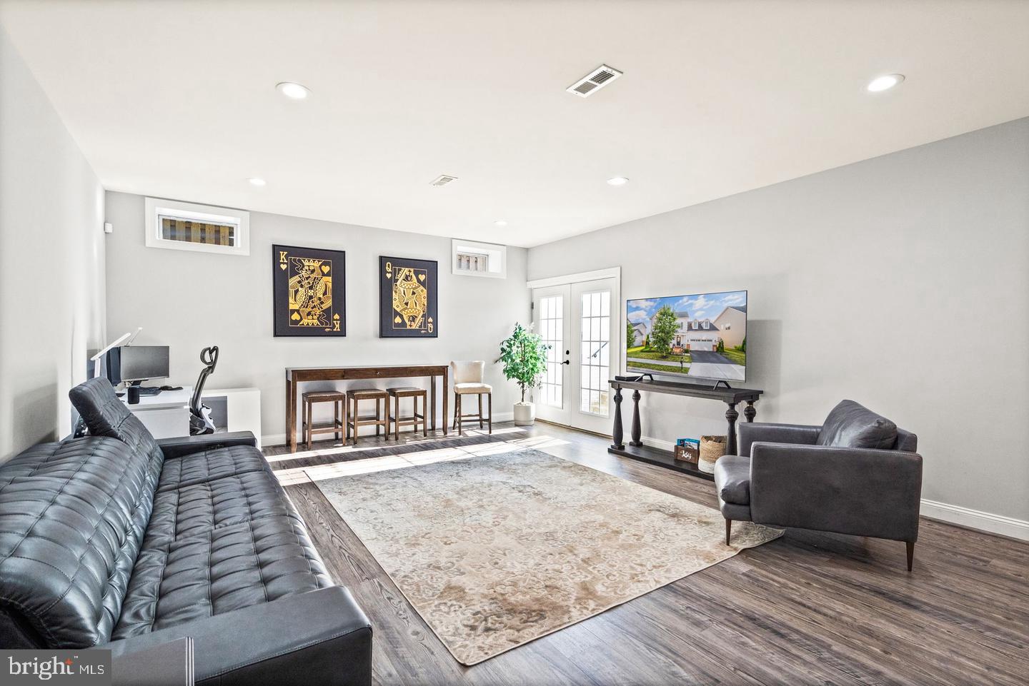 MOON GLADE FARM - Residential