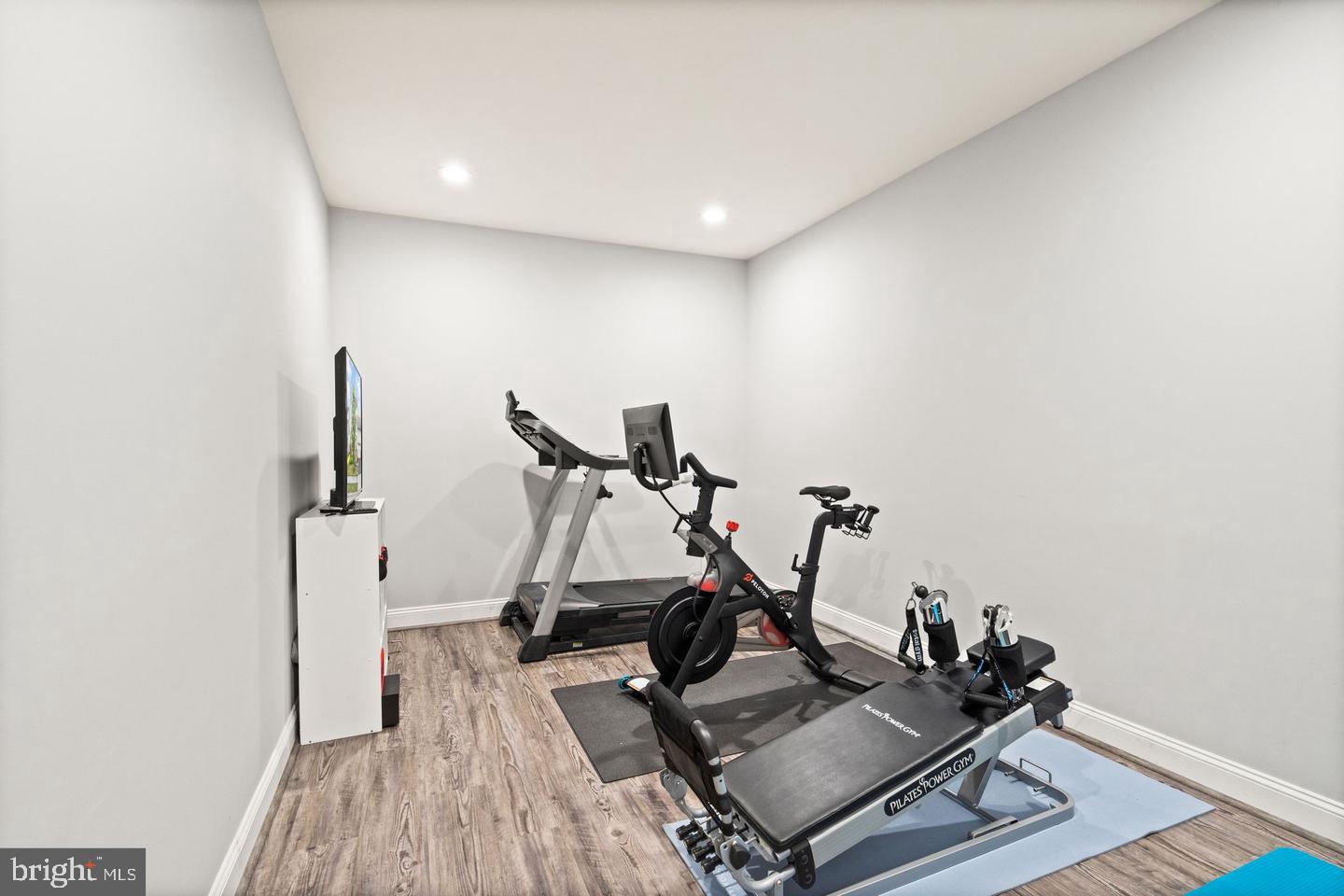 MOON GLADE FARM - Residential