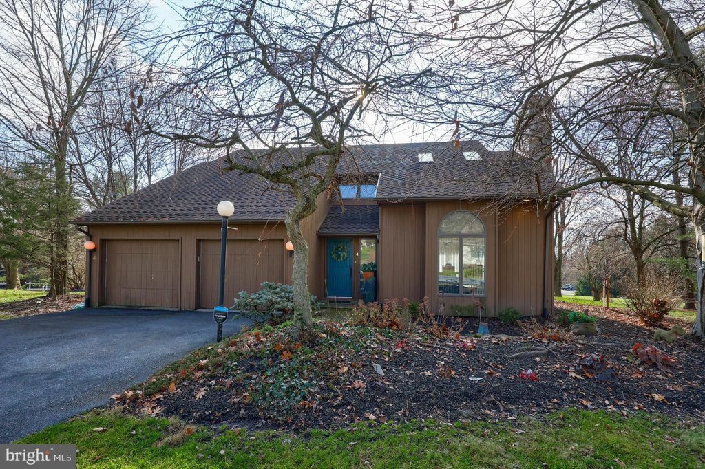 Photo of 4 Countryside Lane, Lititz, PA 17543 (MLS # PALA2044096)