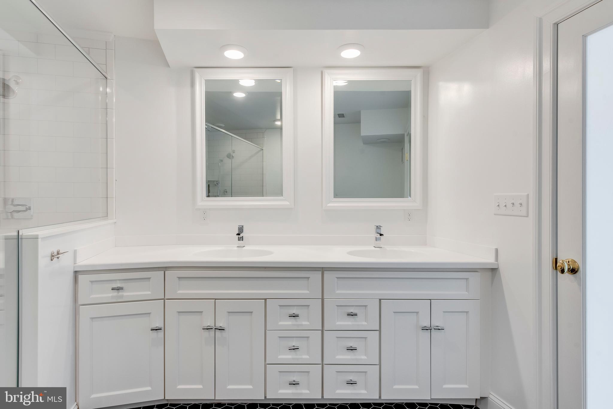 VILLAGE OF CHESAPEAKE HARBOUR - Residential