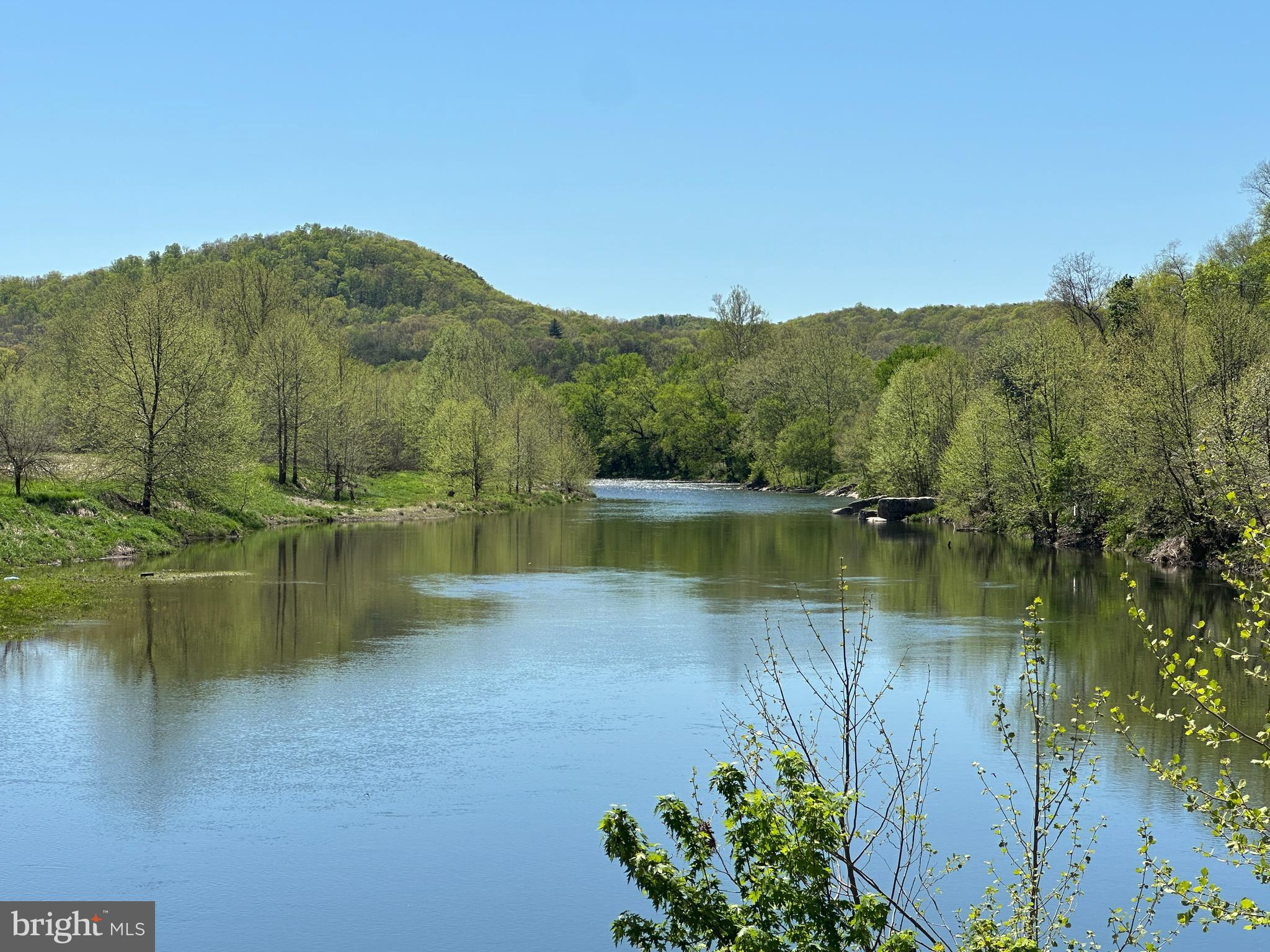 SHADOW KNOLLS - Land