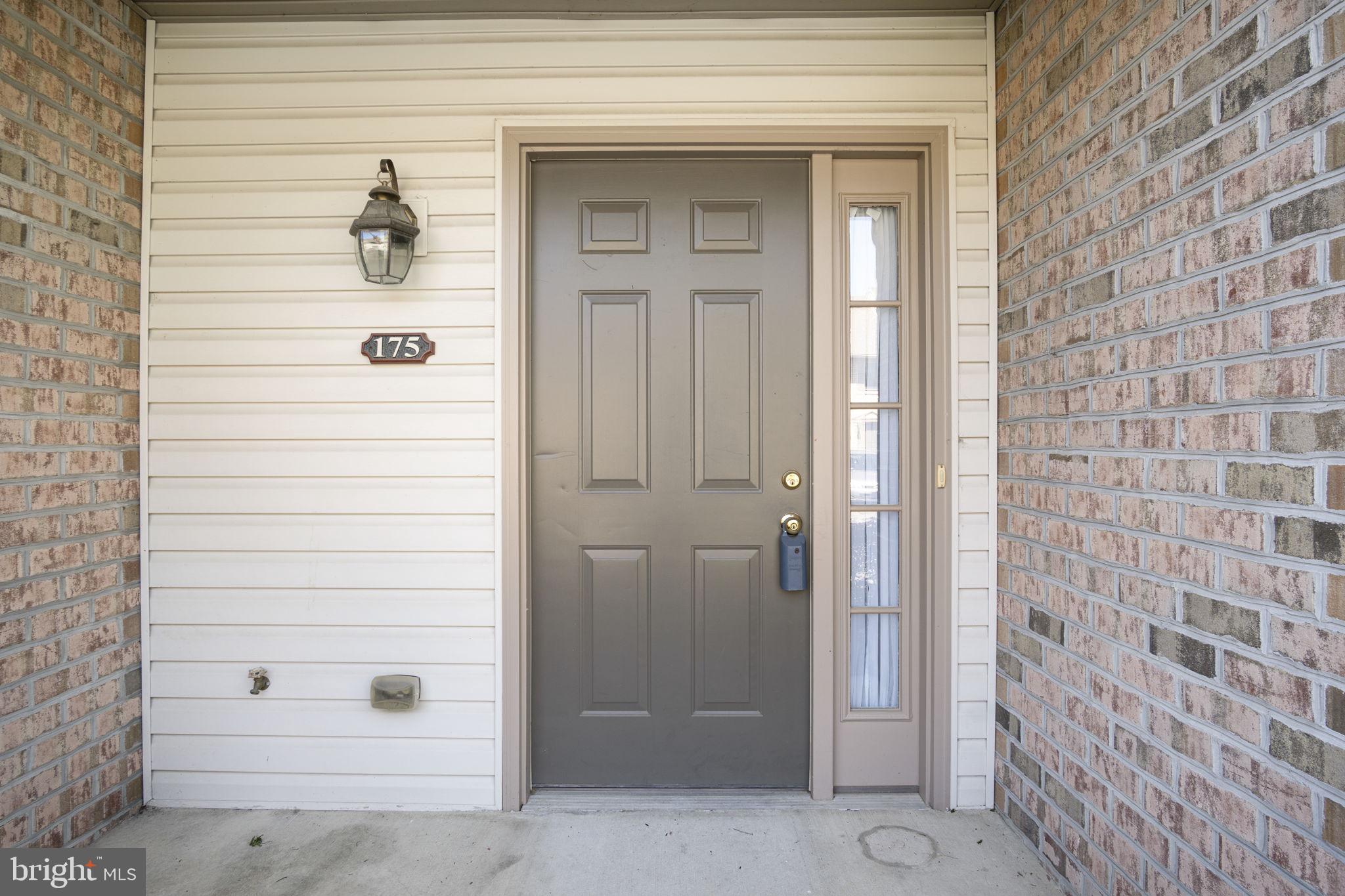 MELBOURNE PLACE - Residential