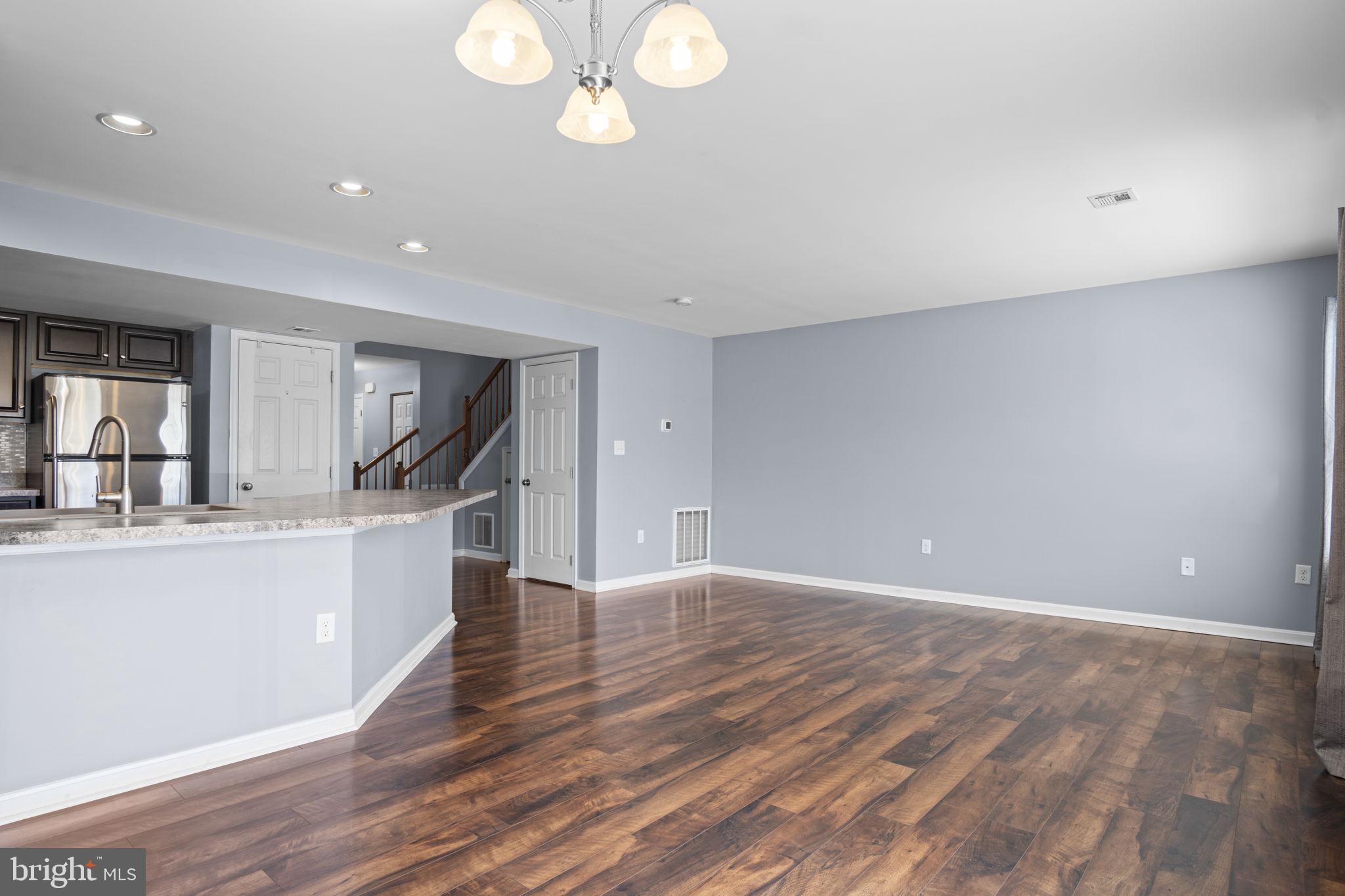 MELBOURNE PLACE - Residential