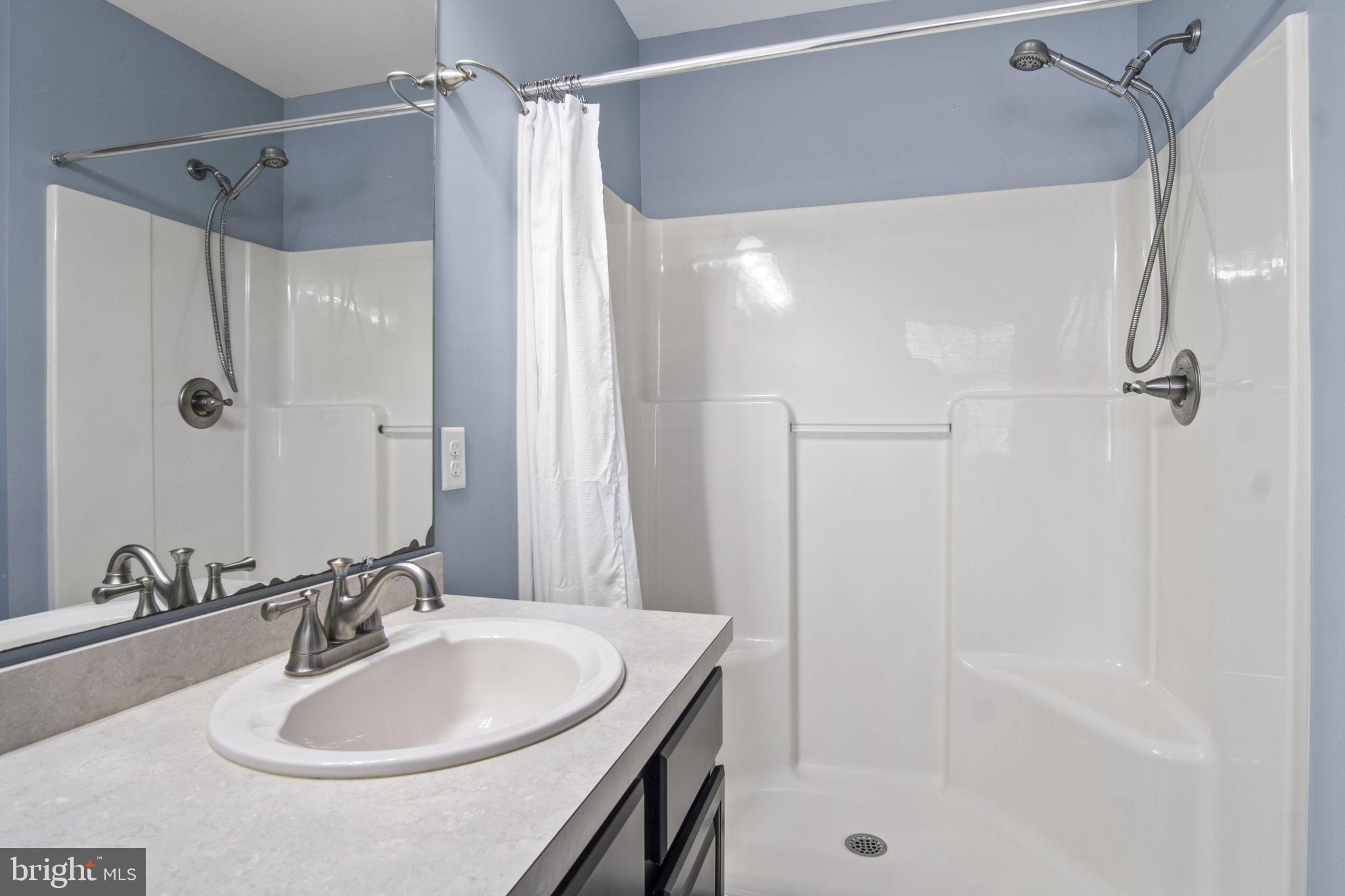 MELBOURNE PLACE - Residential