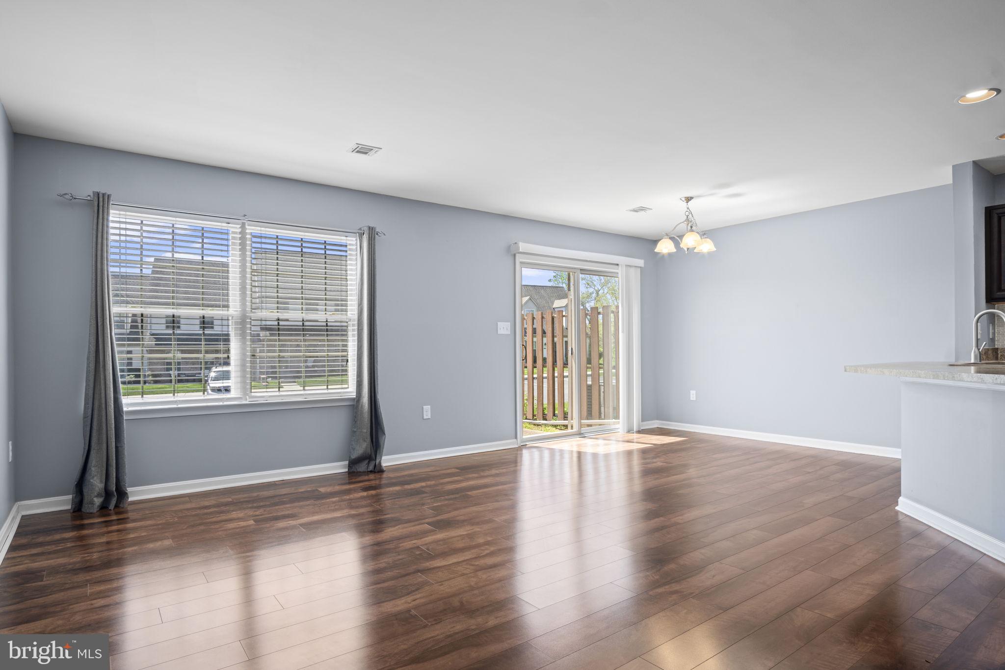 MELBOURNE PLACE - Residential