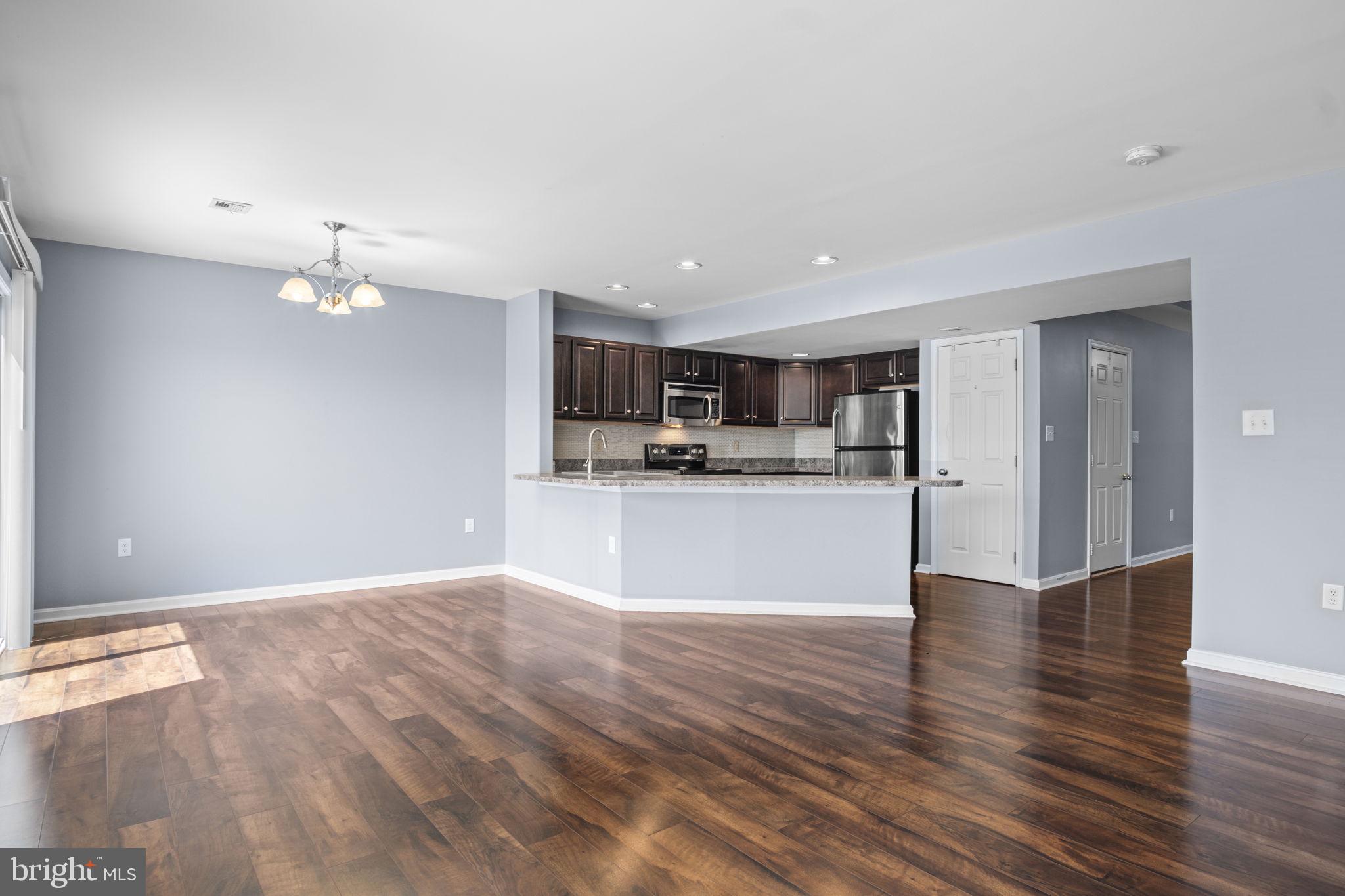 MELBOURNE PLACE - Residential