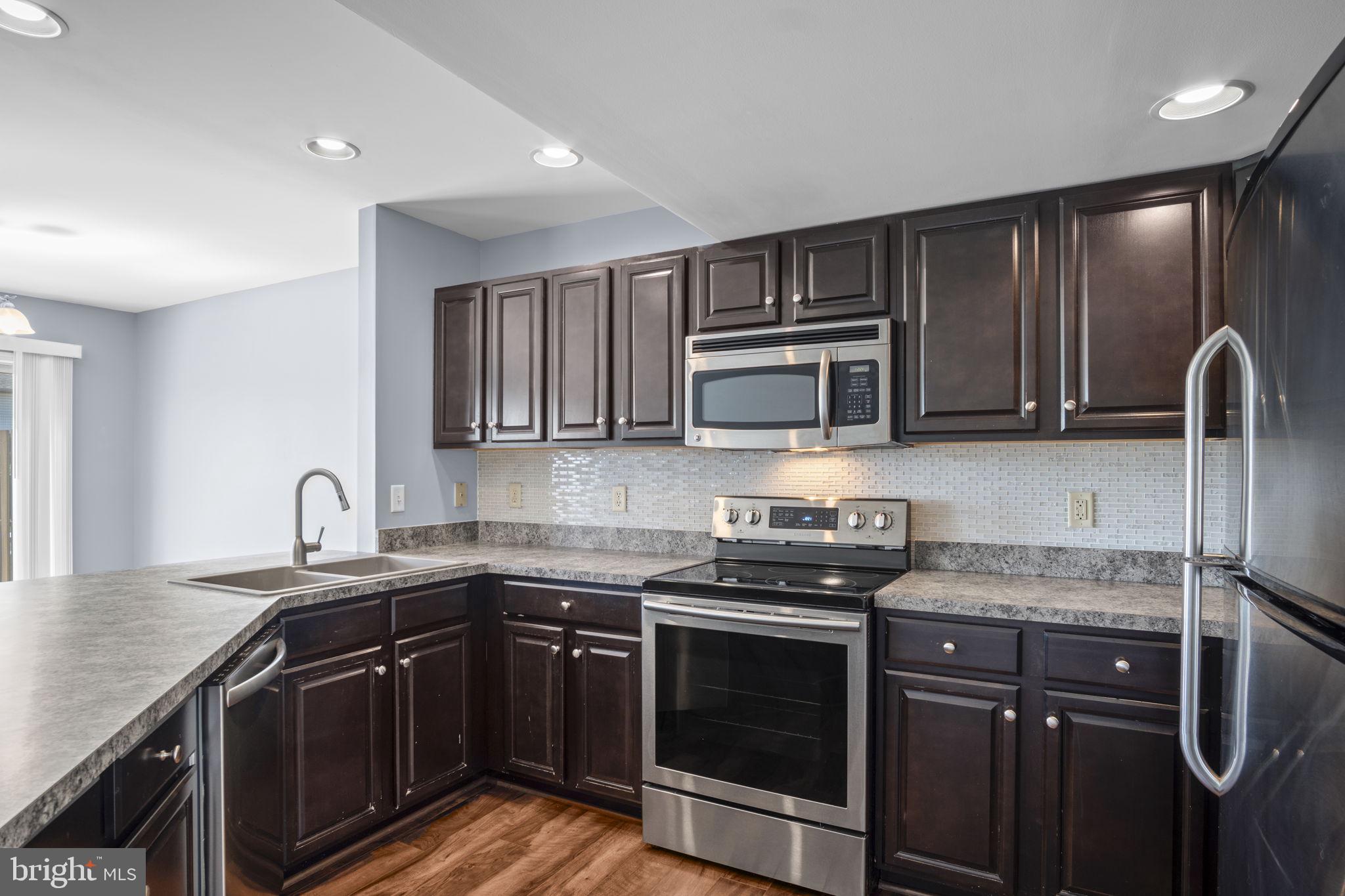 MELBOURNE PLACE - Residential