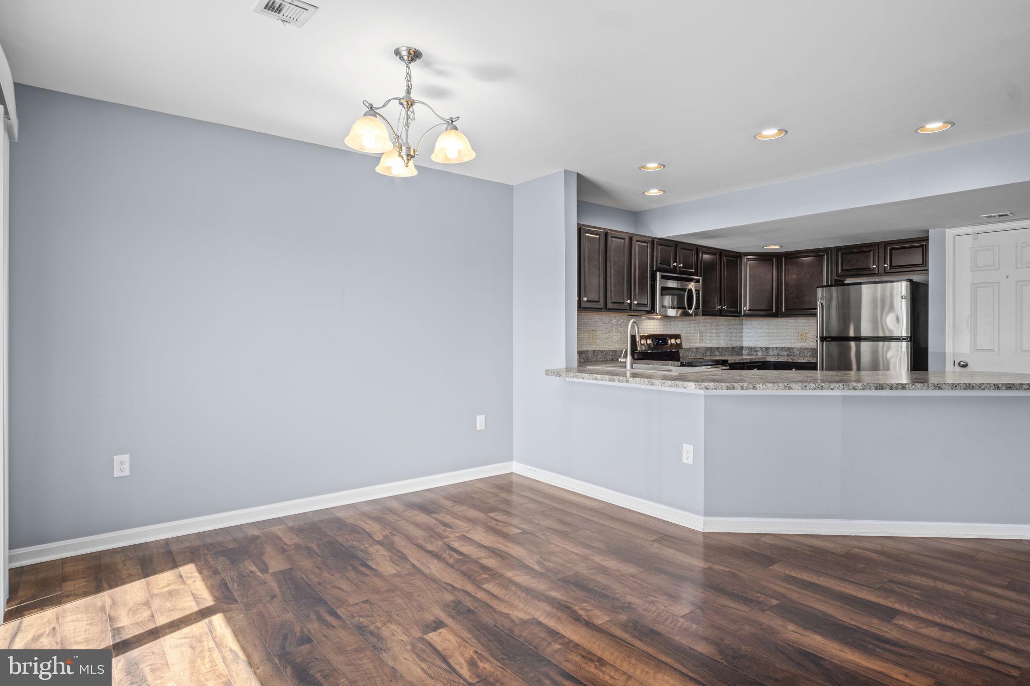 MELBOURNE PLACE - Residential