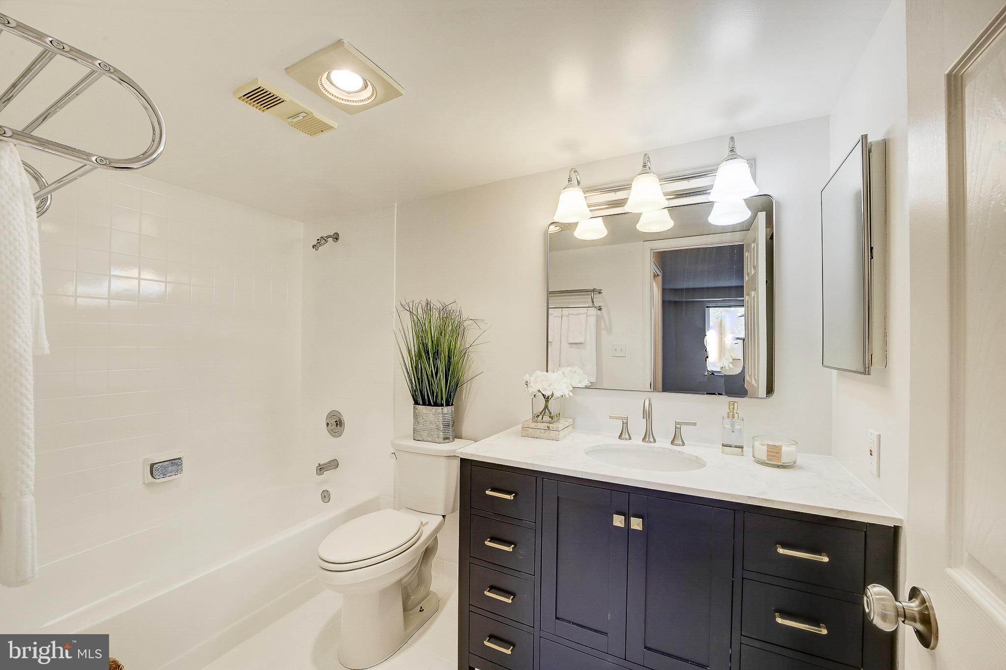 ASTORIA CONDOMINIUM - Residential