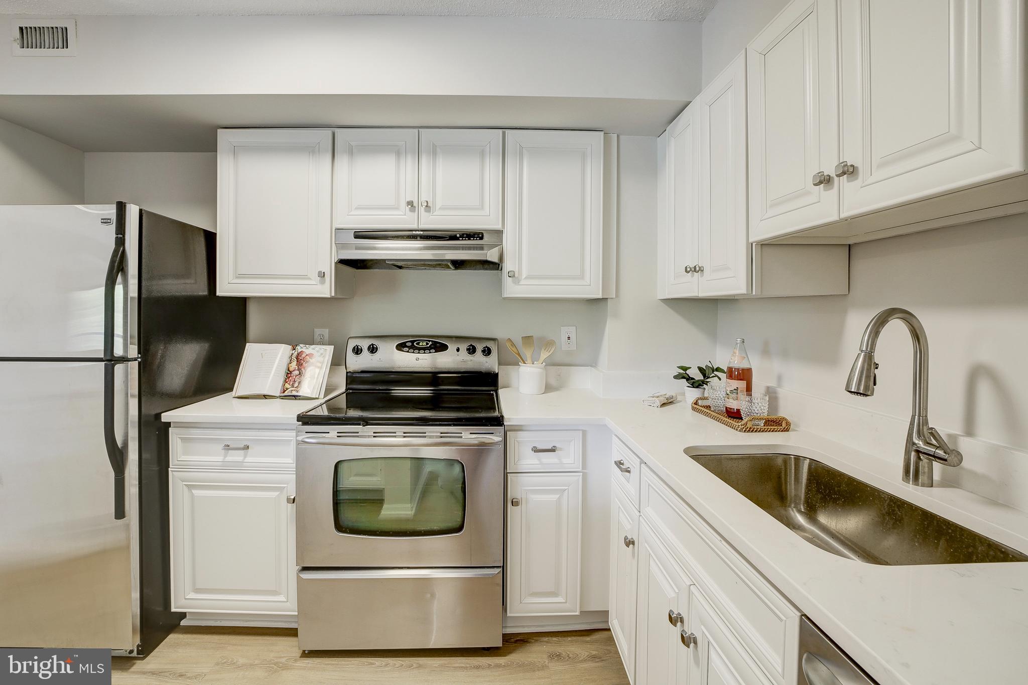 ASTORIA CONDOMINIUM - Residential