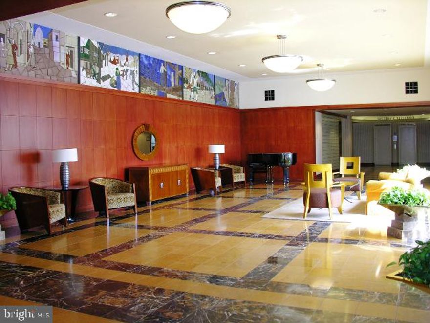 Come home to this comfortable studio at 2601 Parkway in the Art Museum Area.