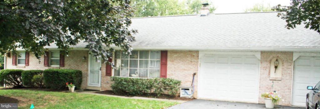 Photo of 914 May Road, LITITZ, PA 17543 (MLS # PALA2078238)