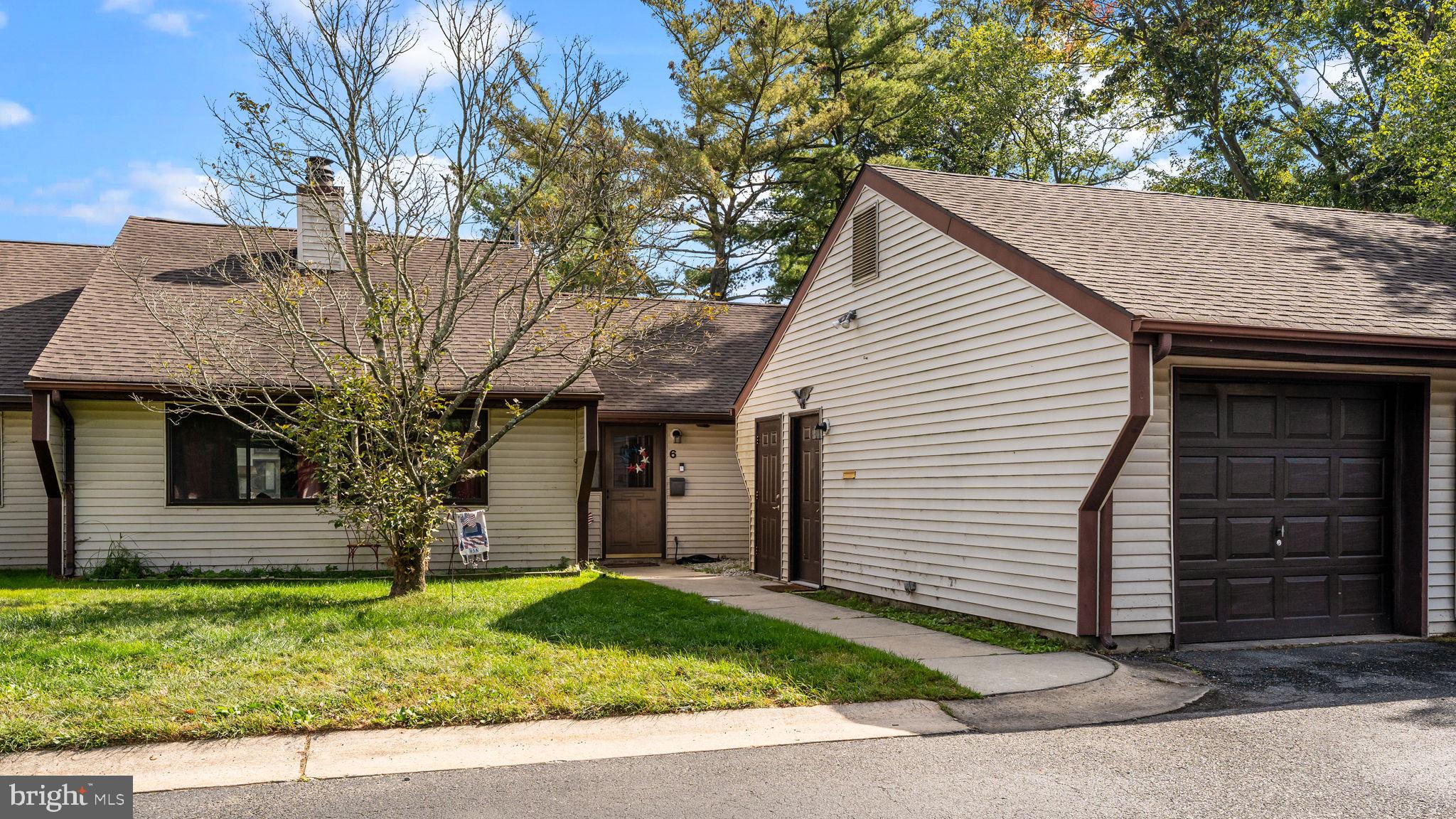 6 E AZALEA LANE E