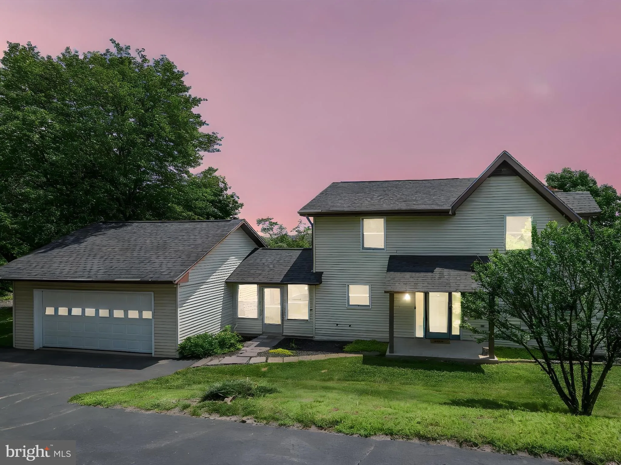 Auburn, Pennsylvania 17922, United States, 3 Bedrooms Bedrooms, ,3 BathroomsBathrooms,Residential,Active,164941