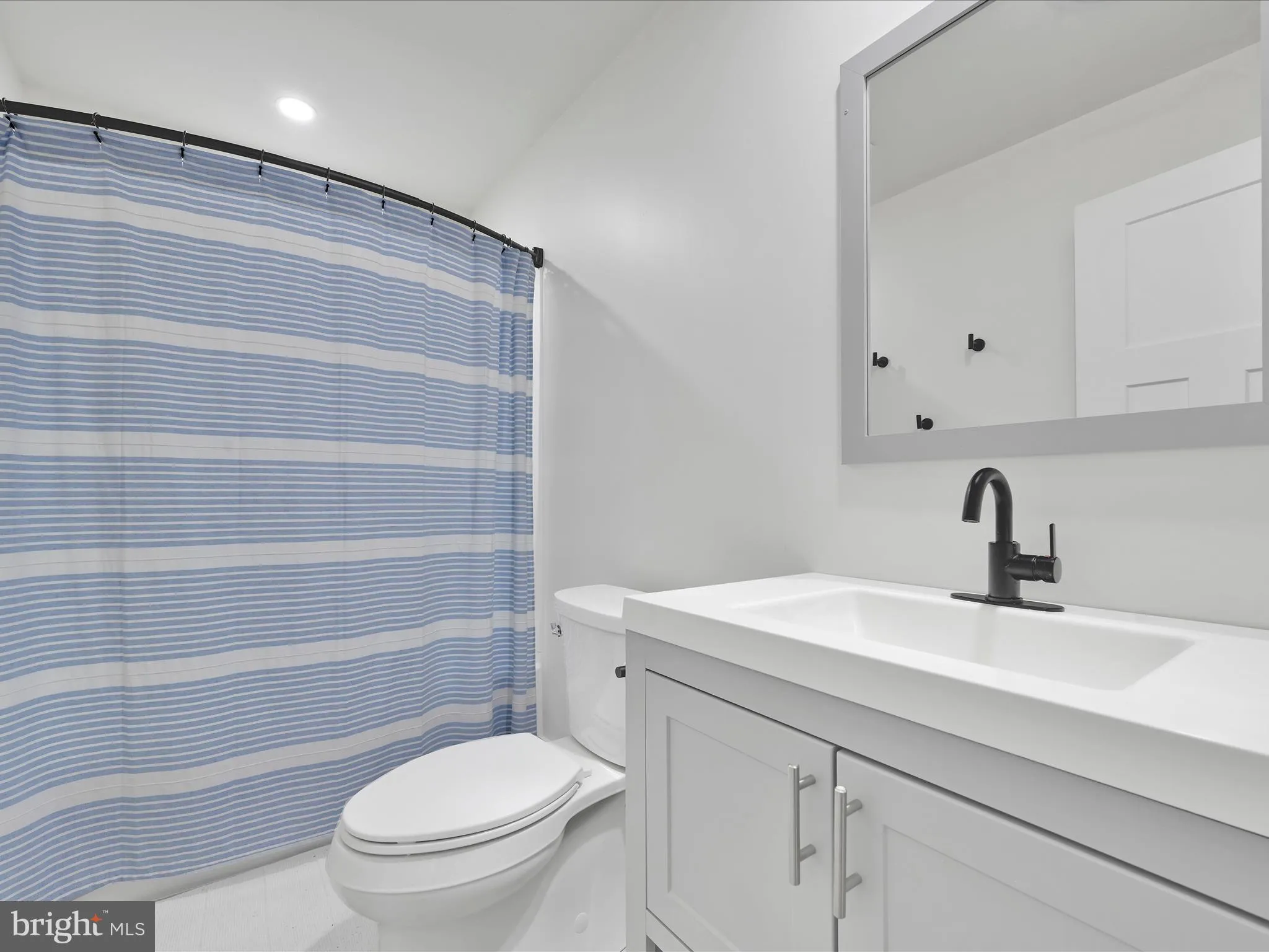 Auburn, Pennsylvania 17922, United States, 3 Bedrooms Bedrooms, ,3 BathroomsBathrooms,Residential,Active,164941