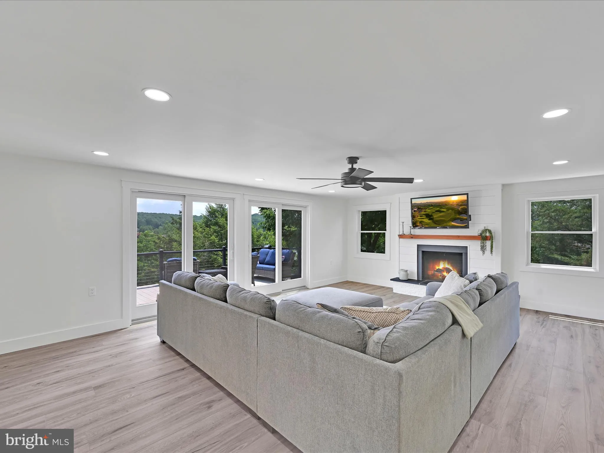 Auburn, Pennsylvania 17922, United States, 3 Bedrooms Bedrooms, ,3 BathroomsBathrooms,Residential,Active,164941