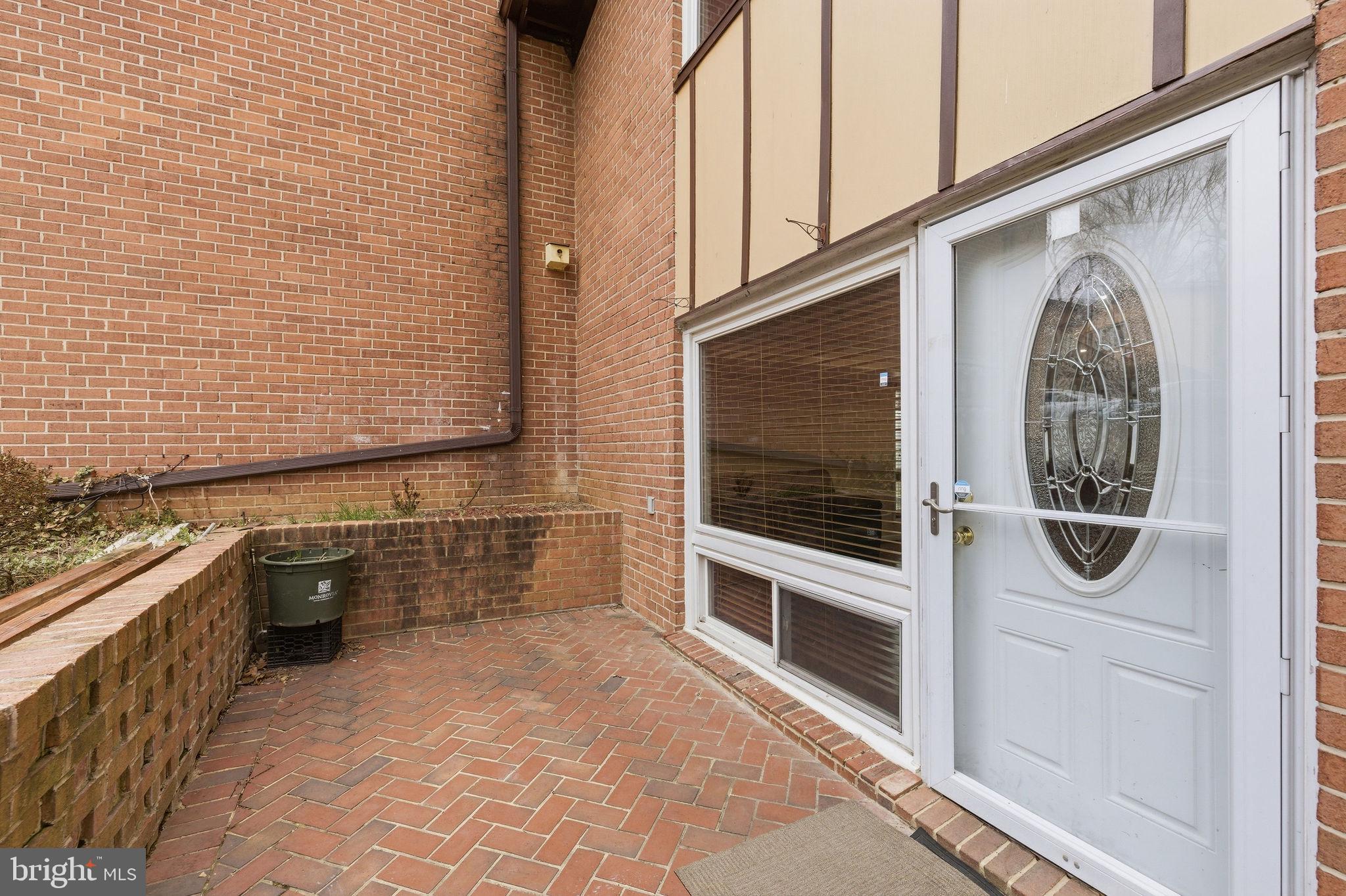 MOSBY WOODS TH CONDOS - Residential