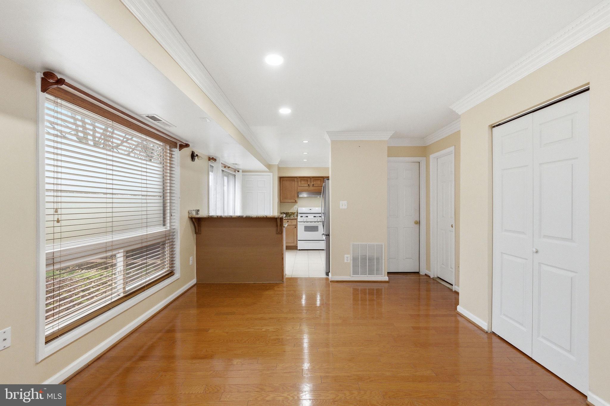 MOSBY WOODS TH CONDOS - Residential