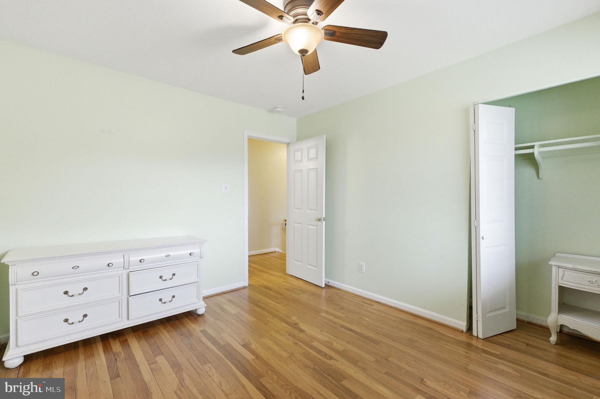 MOSBY WOODS TH CONDOS - Residential