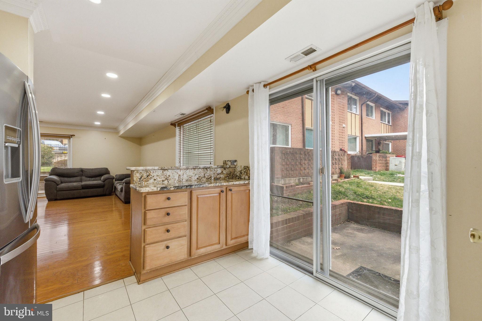 MOSBY WOODS TH CONDOS - Residential